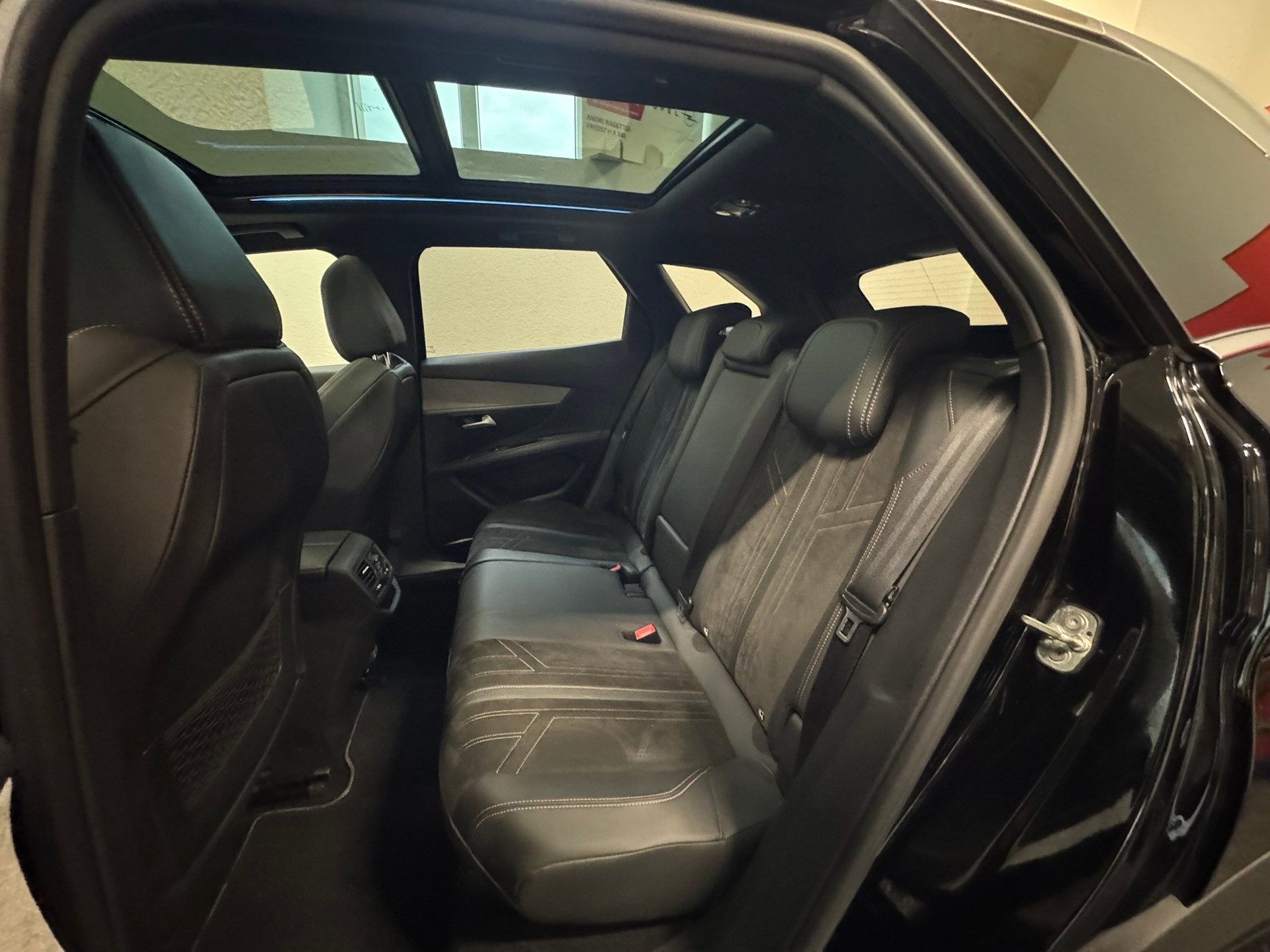PEUGEOT 3008 1.5 BlueHDi GT EAT8-image-6