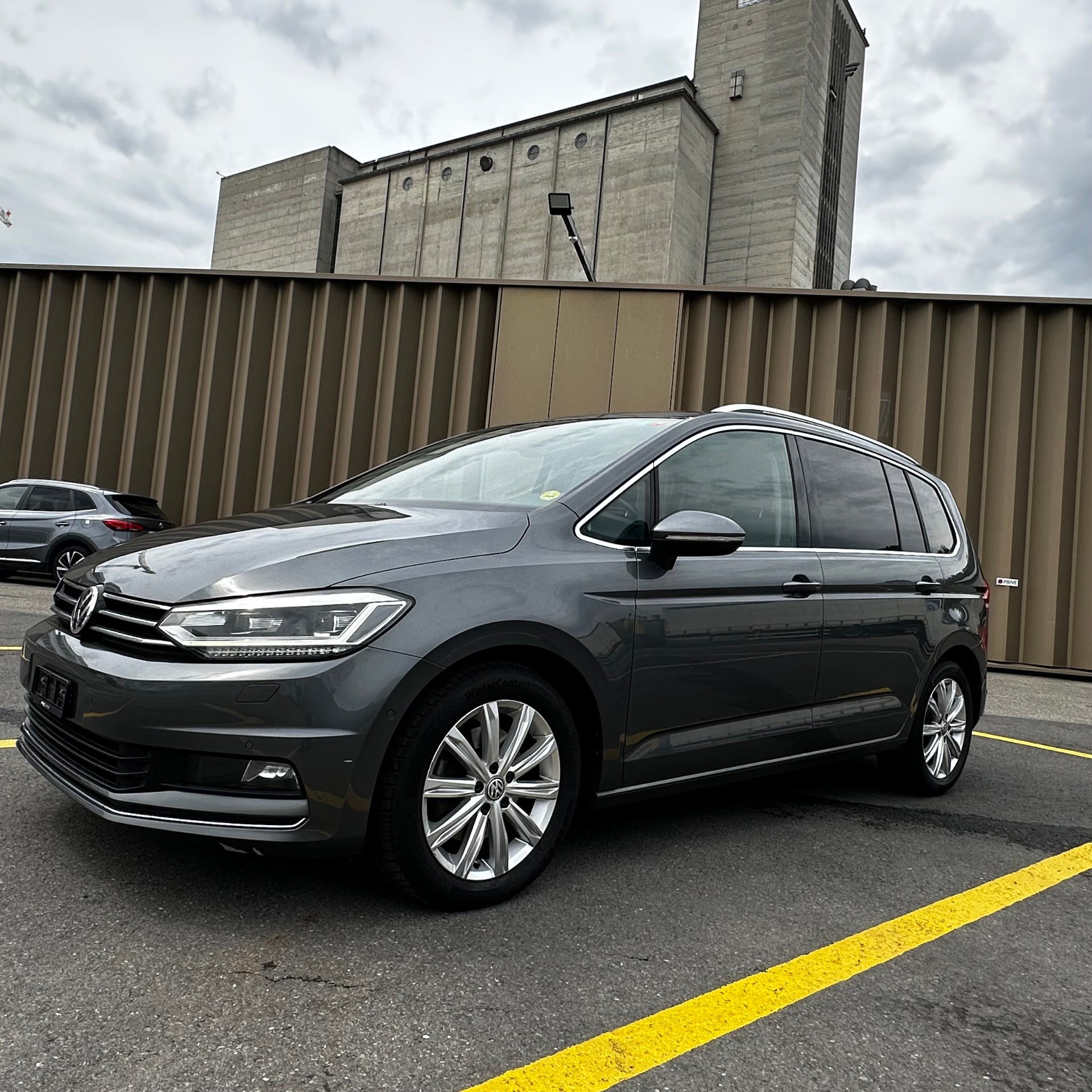 VW Touran 2.0 TDI BlueMotion Technology Highline DSG-image-4