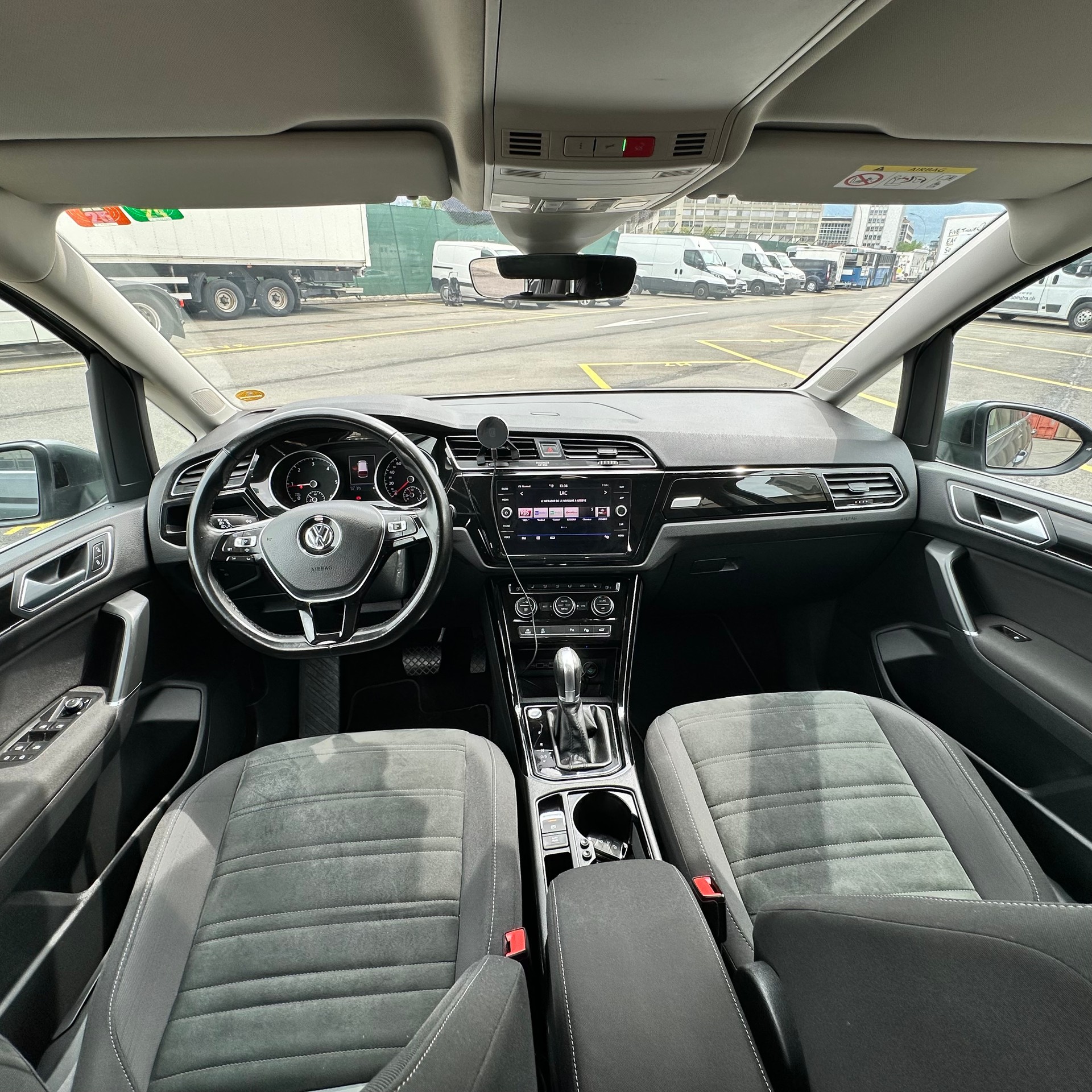 VW Touran 2.0 TDI BlueMotion Technology Highline DSG-image-9