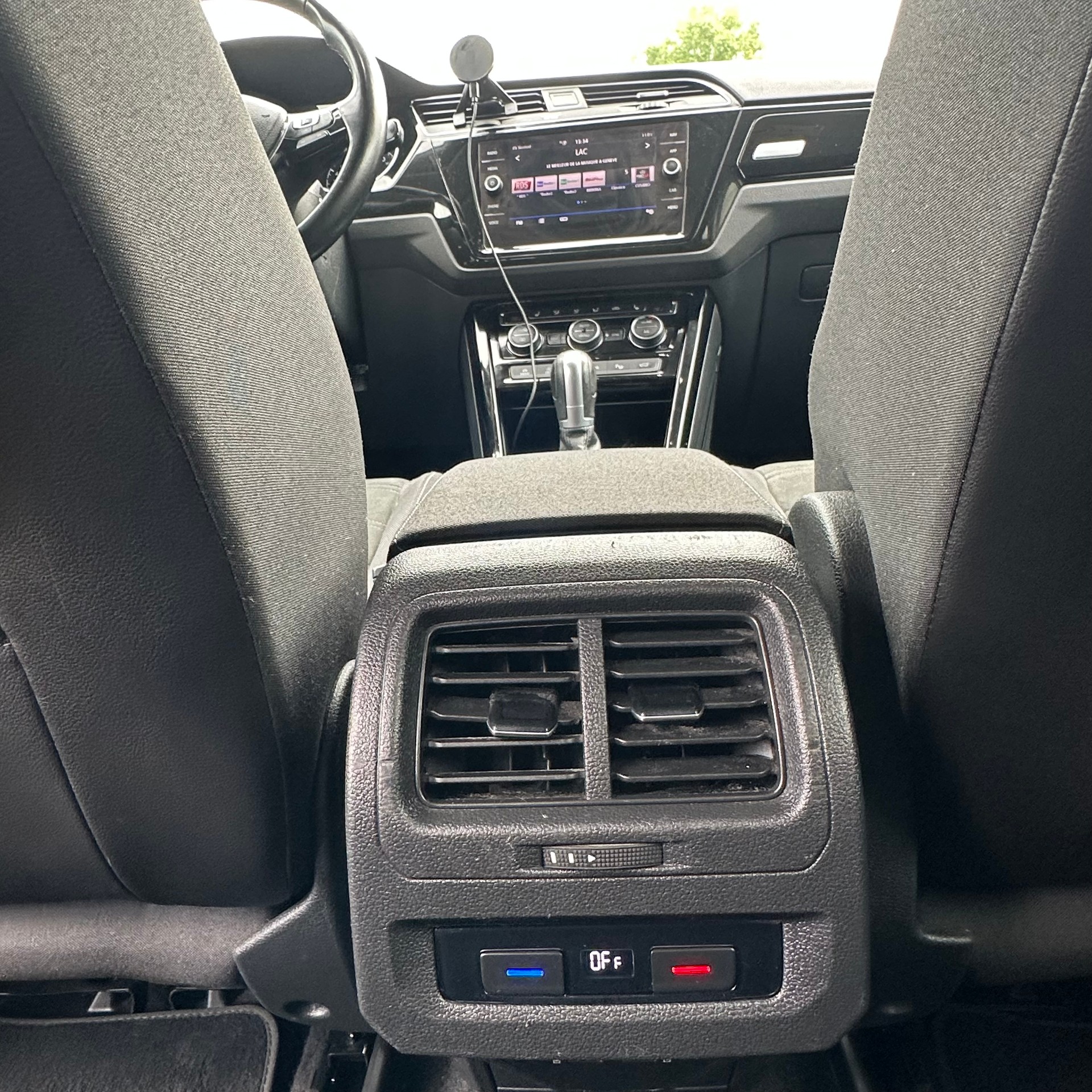 VW Touran 2.0 TDI BlueMotion Technology Highline DSG-image-16