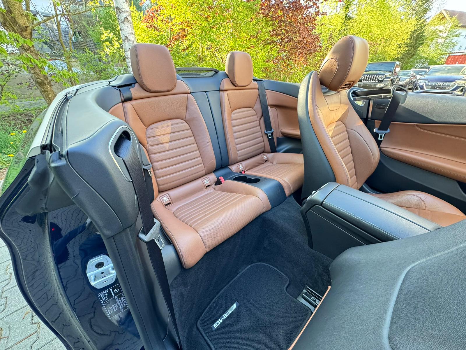 MERCEDES-BENZ C 200 Cabriolet AMG Line 4Matic 9G-Tronic-image-19