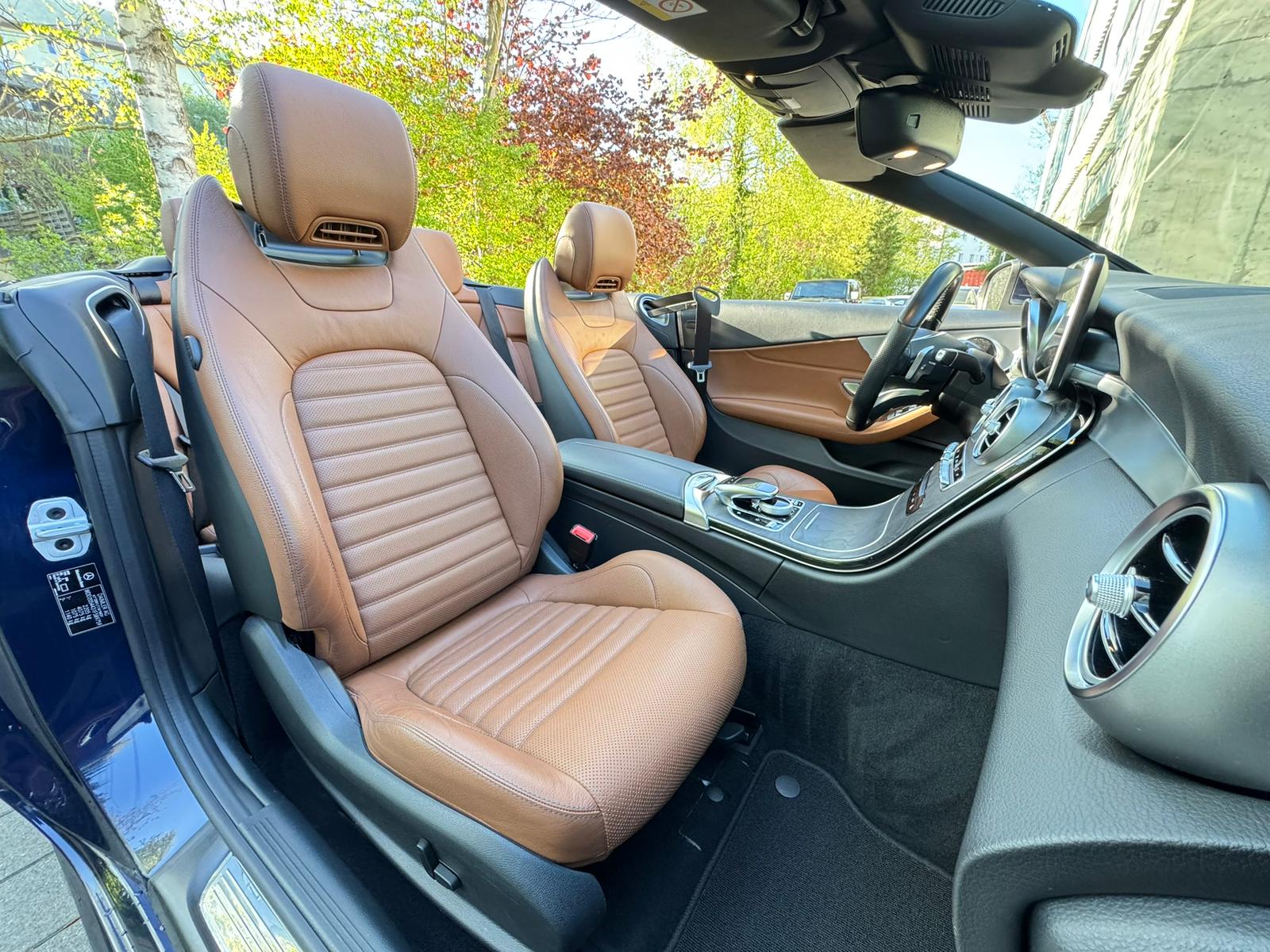 MERCEDES-BENZ C 200 Cabriolet AMG Line 4Matic 9G-Tronic-image-21