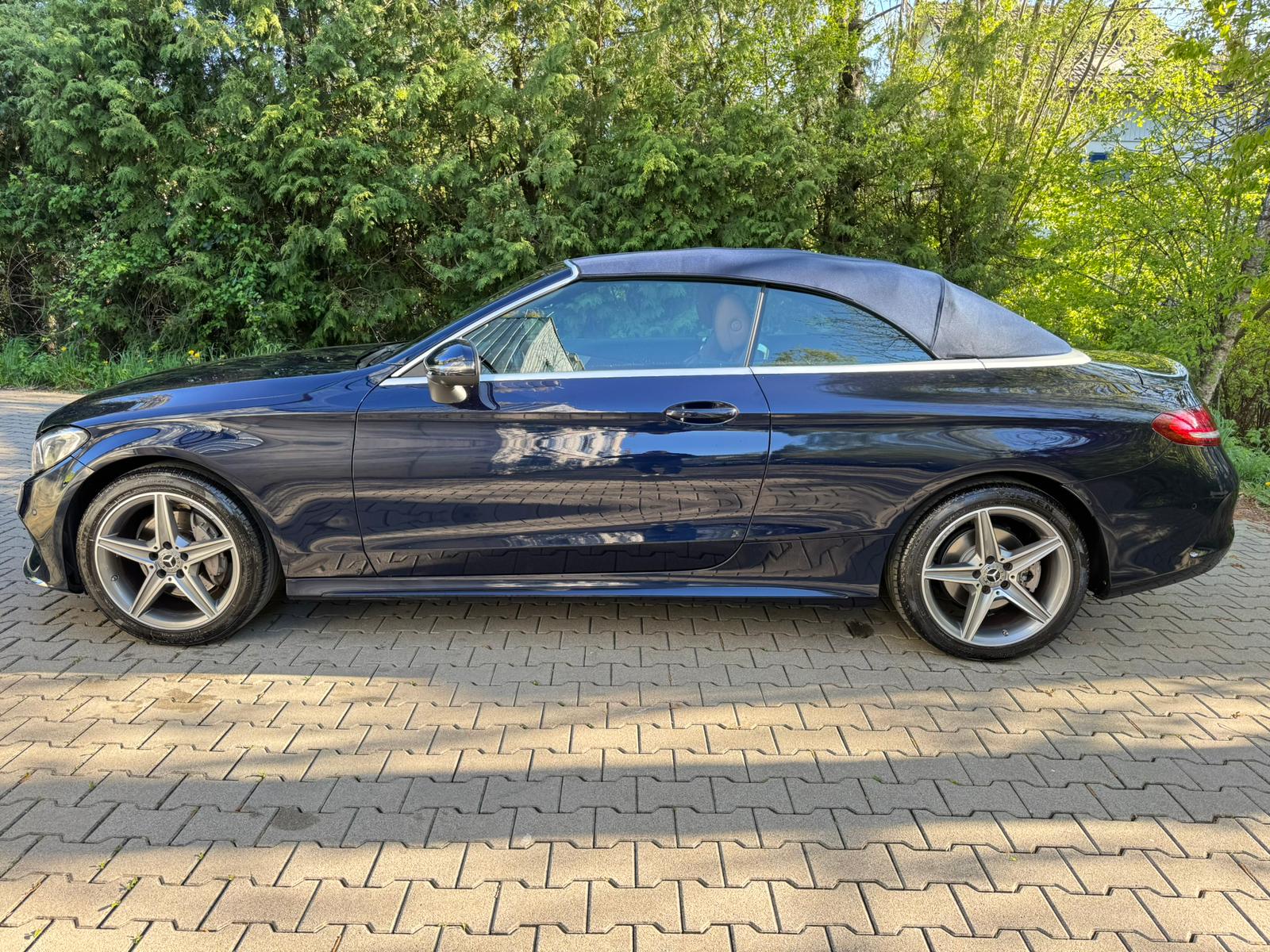 MERCEDES-BENZ C 200 Cabriolet AMG Line 4Matic 9G-Tronic-image-2
