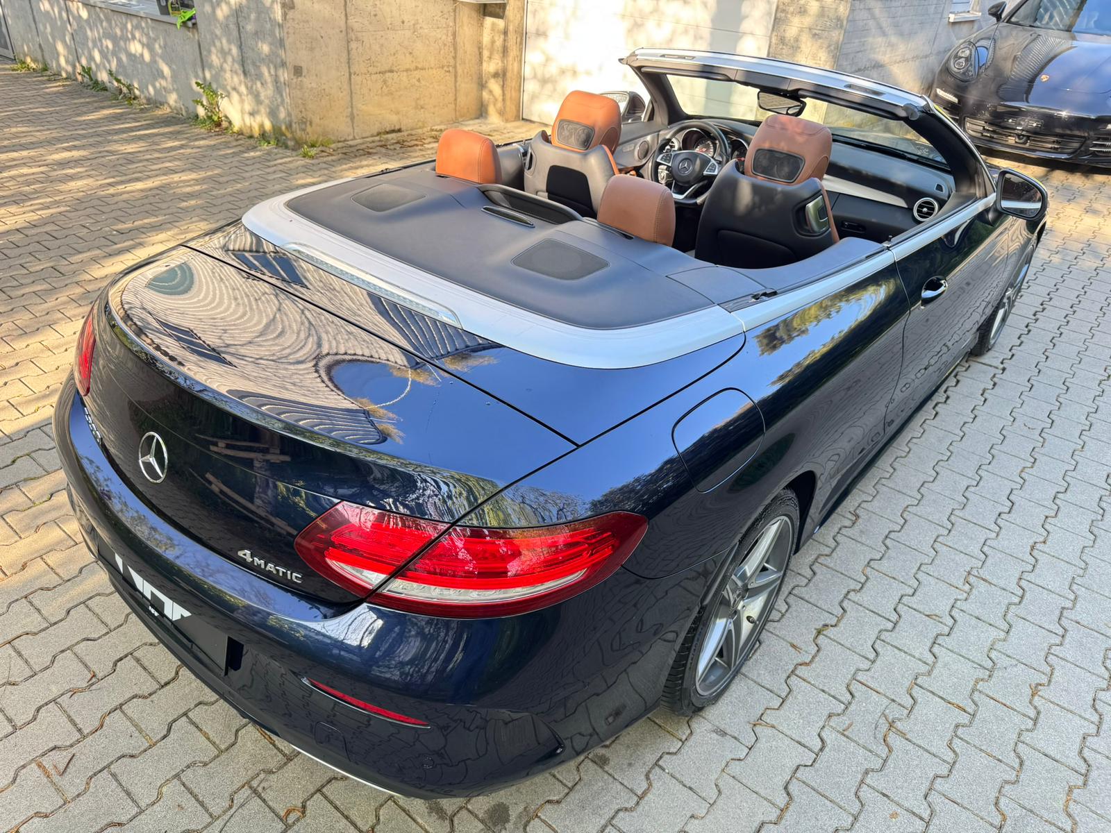 MERCEDES-BENZ C 200 Cabriolet AMG Line 4Matic 9G-Tronic-image-7