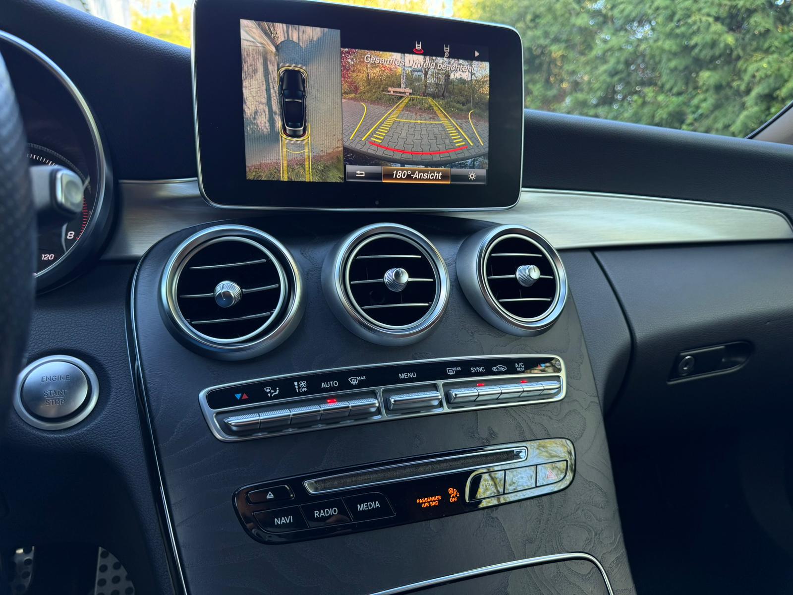 MERCEDES-BENZ C 200 Cabriolet AMG Line 4Matic 9G-Tronic-image-24