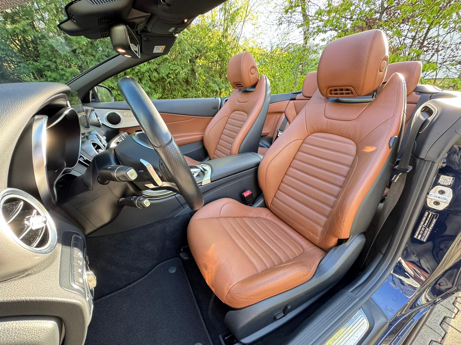 MERCEDES-BENZ C 200 Cabriolet AMG Line 4Matic 9G-Tronic-image-15