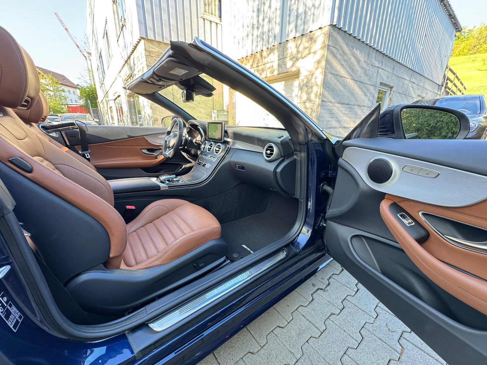 MERCEDES-BENZ C 200 Cabriolet AMG Line 4Matic 9G-Tronic-image-20