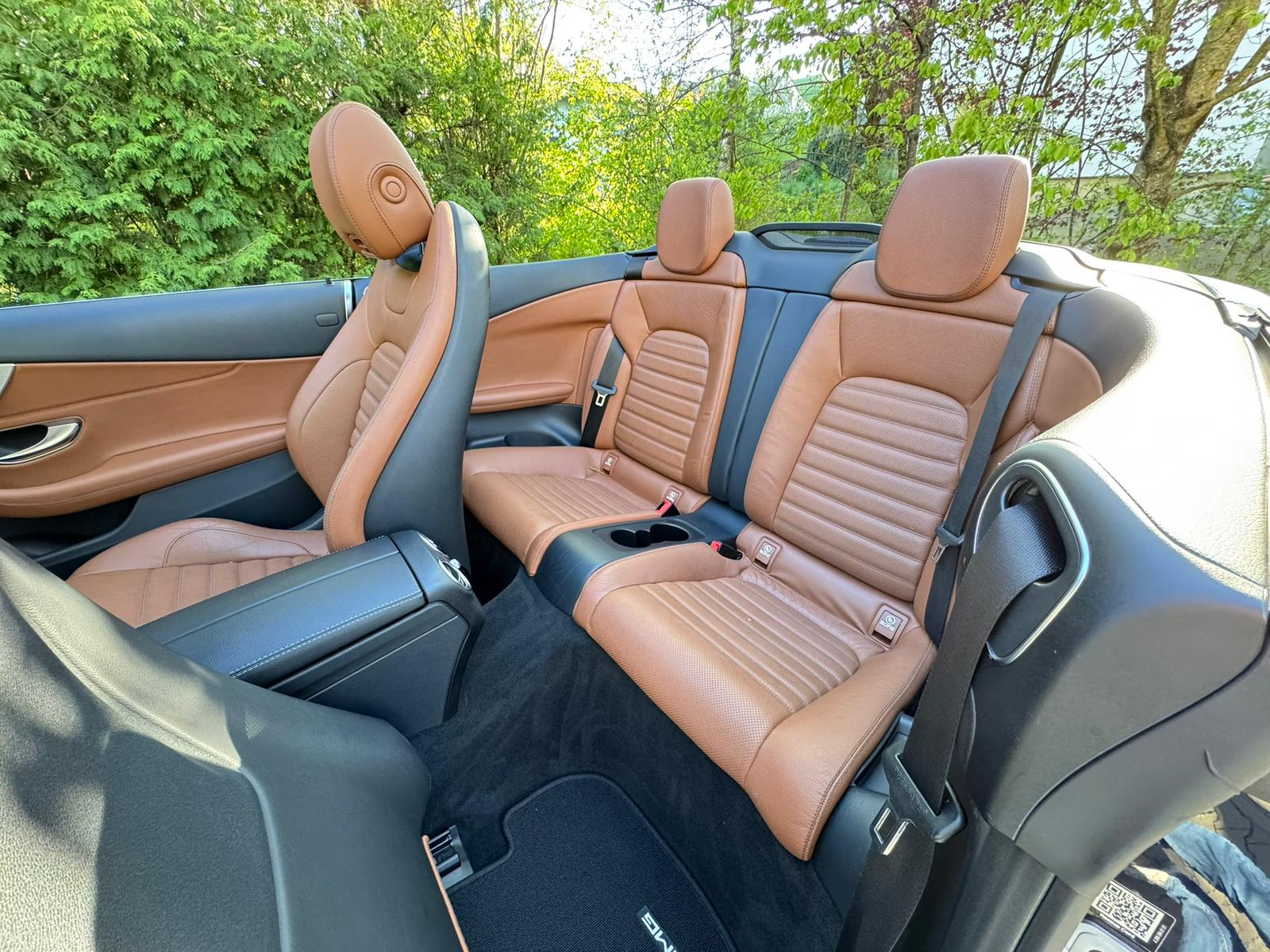 MERCEDES-BENZ C 200 Cabriolet AMG Line 4Matic 9G-Tronic-image-16
