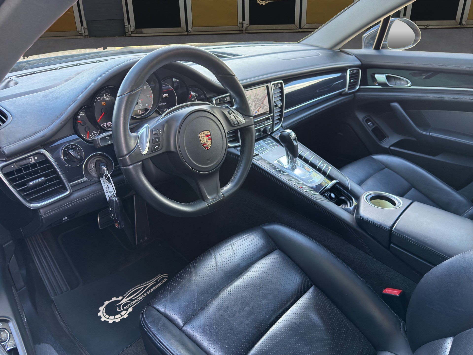 PORSCHE Panamera 4.8 V8 4S PDK-image-8