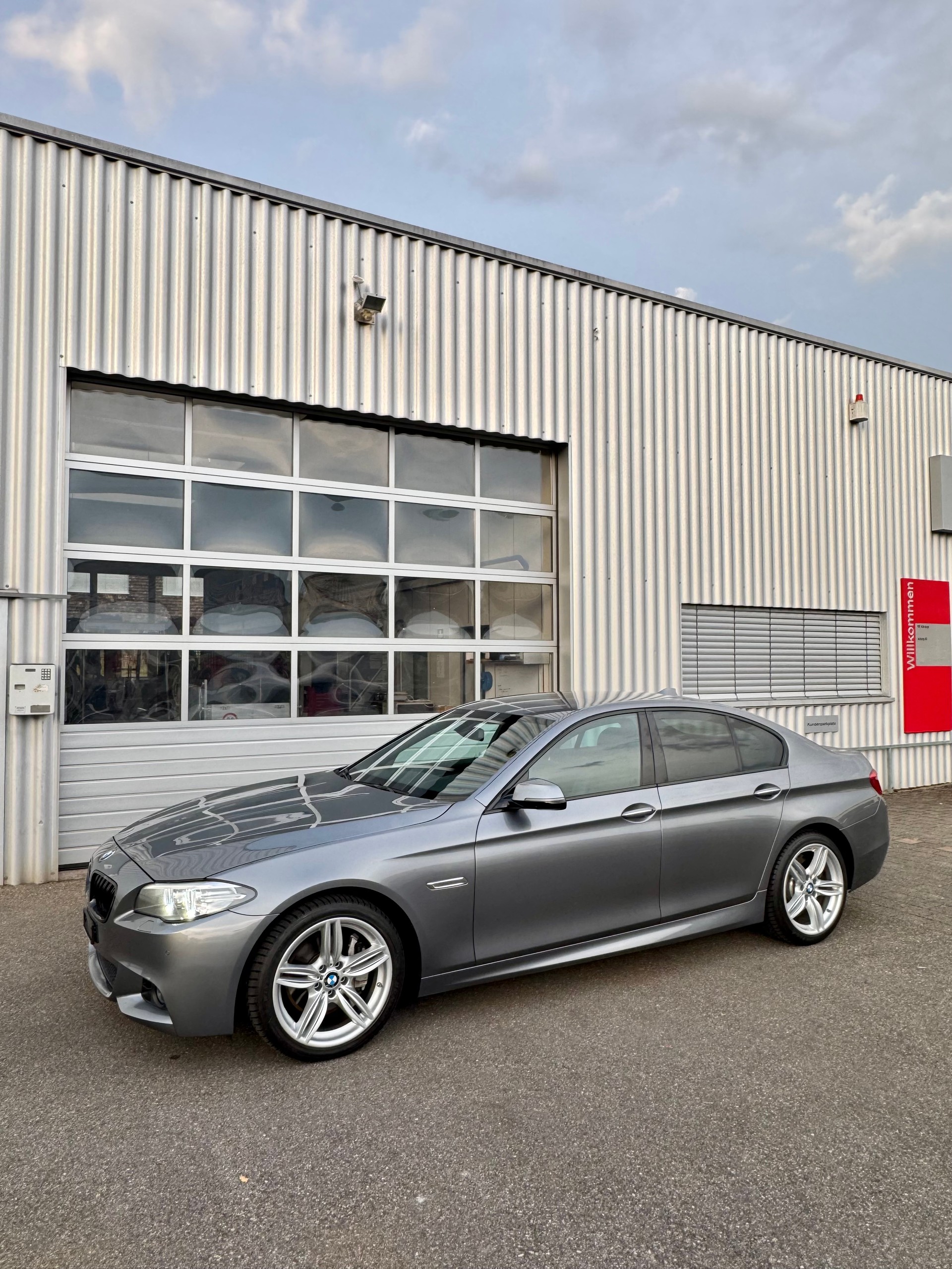 BMW 525d xDrive Steptronic-image-1