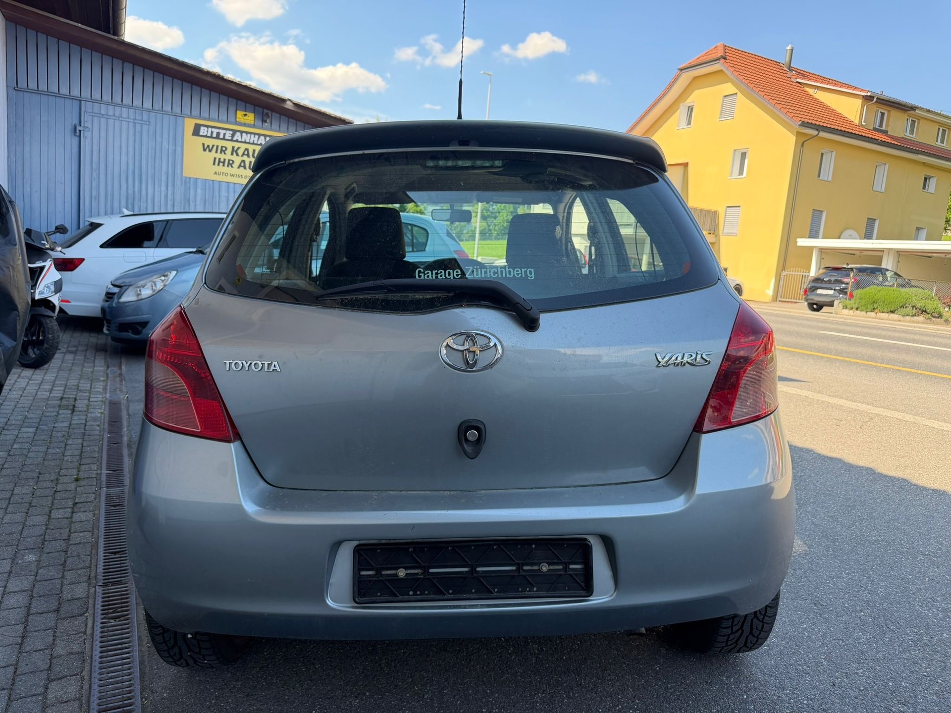 TOYOTA Yaris 1.3 Chic-image-4