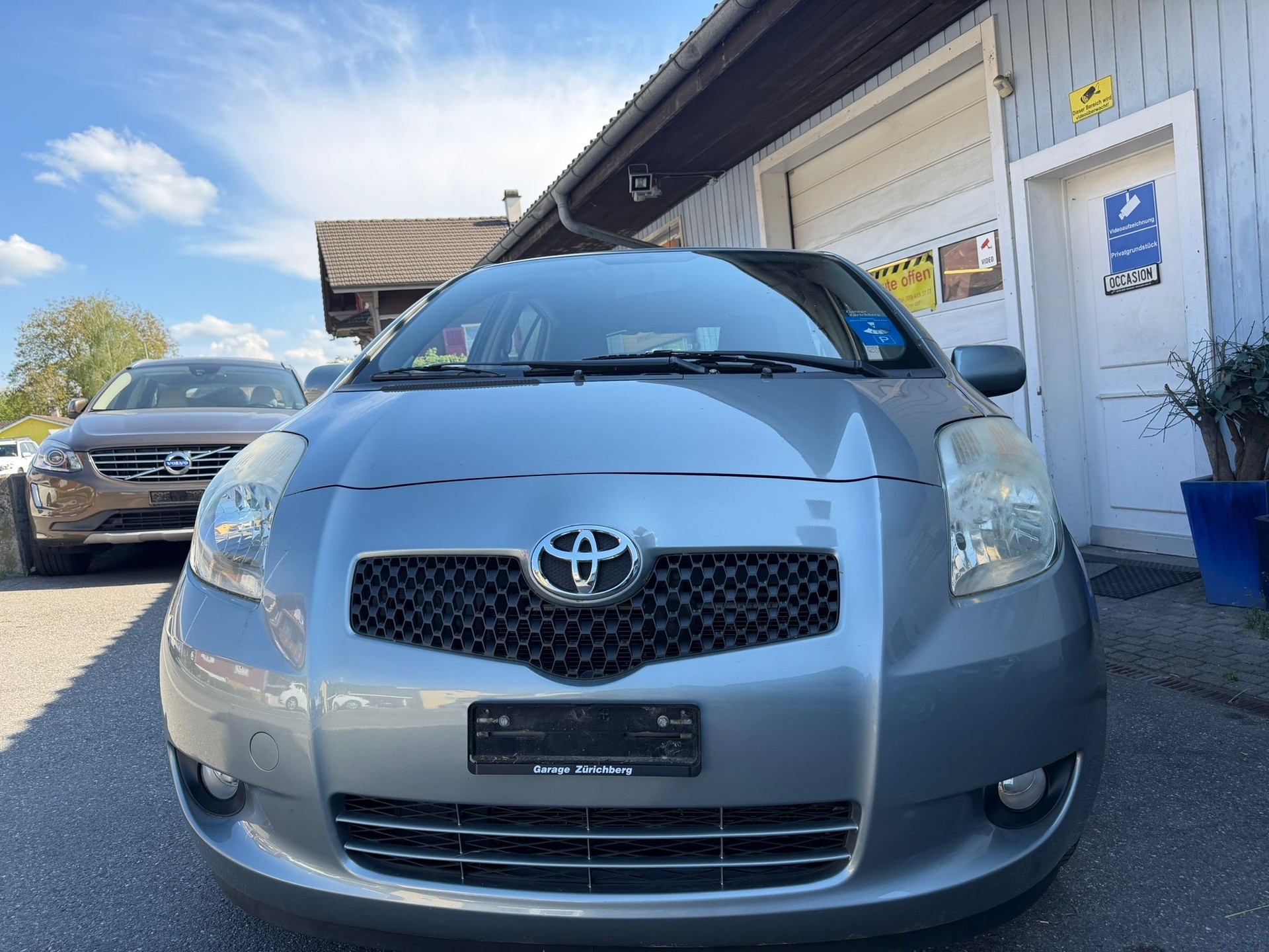 TOYOTA Yaris 1.3 Chic-image-1