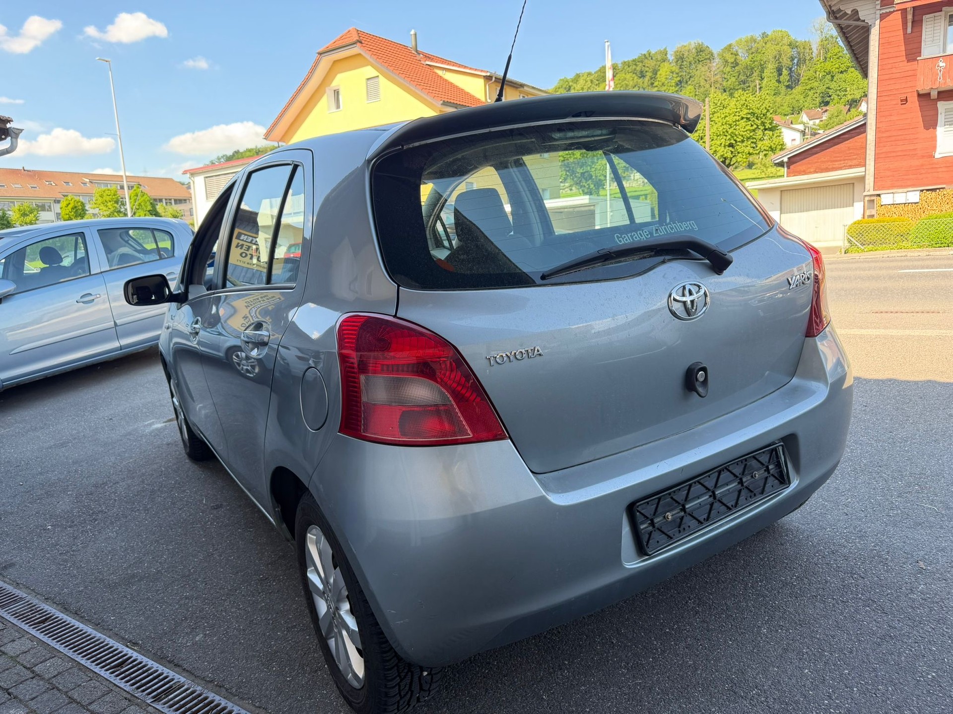 TOYOTA Yaris 1.3 Chic-image-3