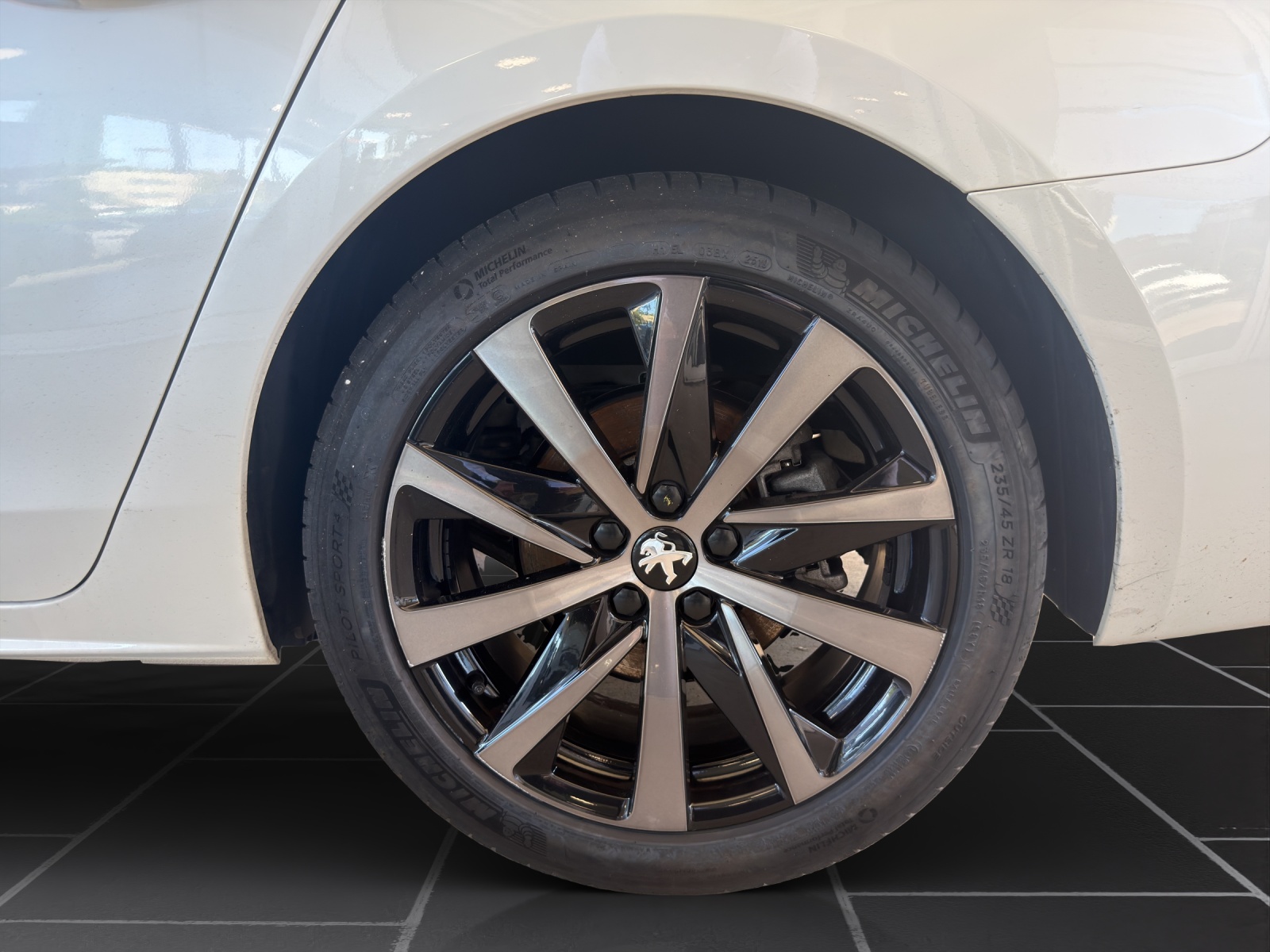 PEUGEOT 508 SW 2.0BHDI GTLineEAT8-image-9
