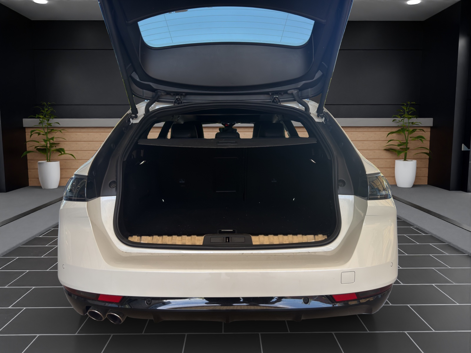 PEUGEOT 508 SW 2.0BHDI GTLineEAT8-image-8