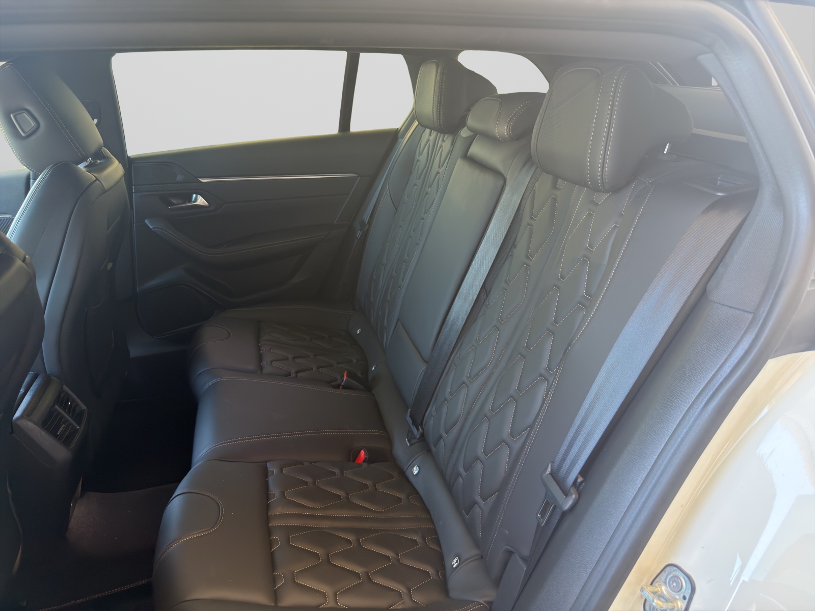PEUGEOT 508 SW 2.0BHDI GTLineEAT8-image-7