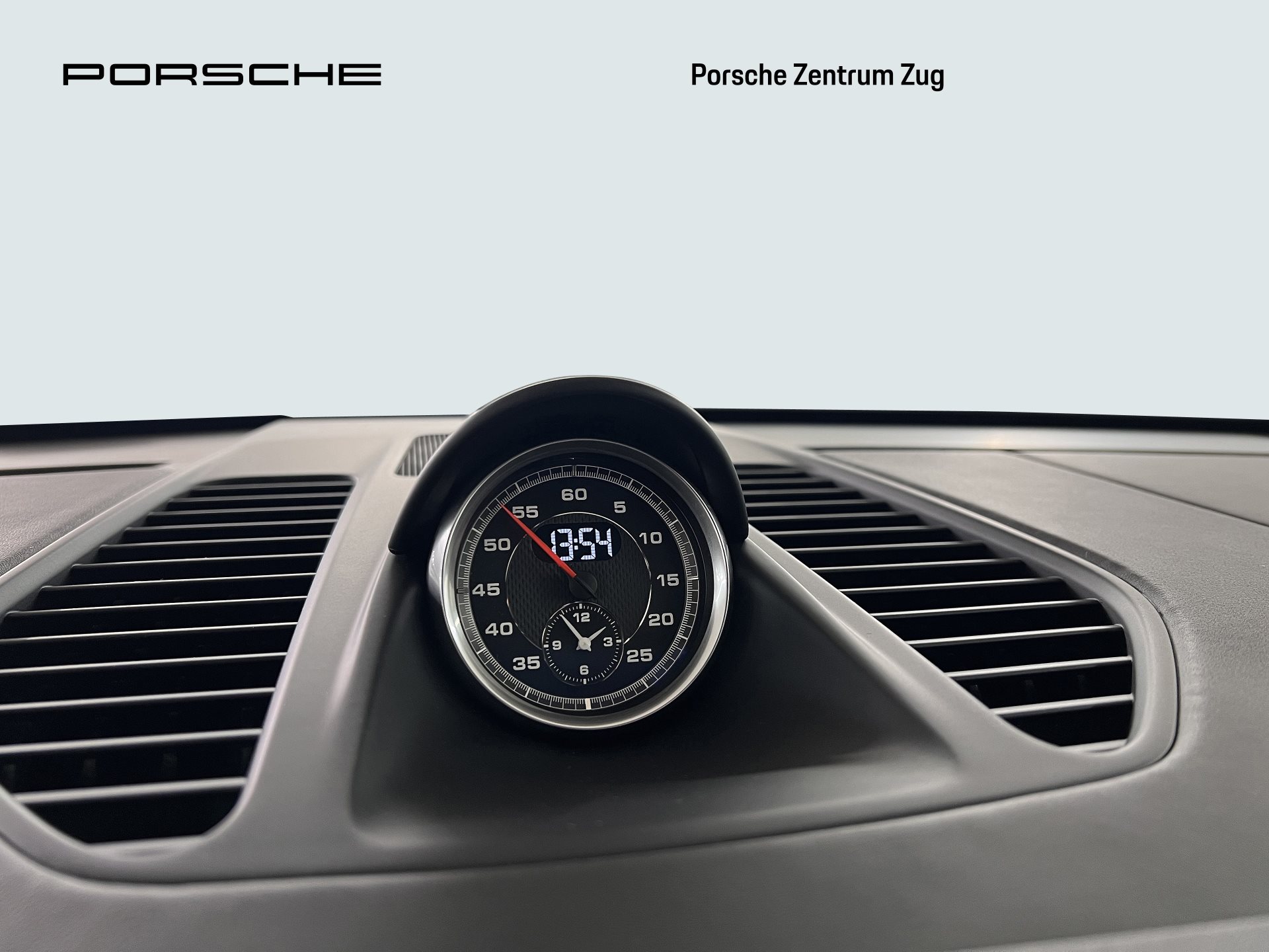 PORSCHE 911 Carrera 4 GTS-image-24