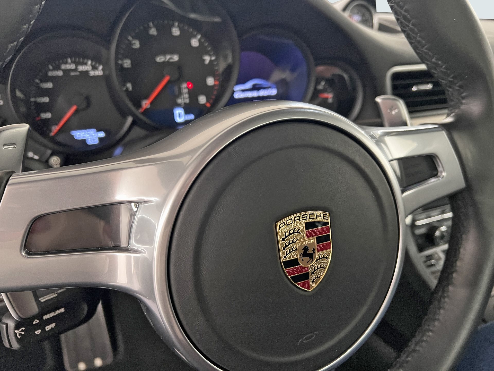 PORSCHE 911 Carrera 4 GTS-image-16