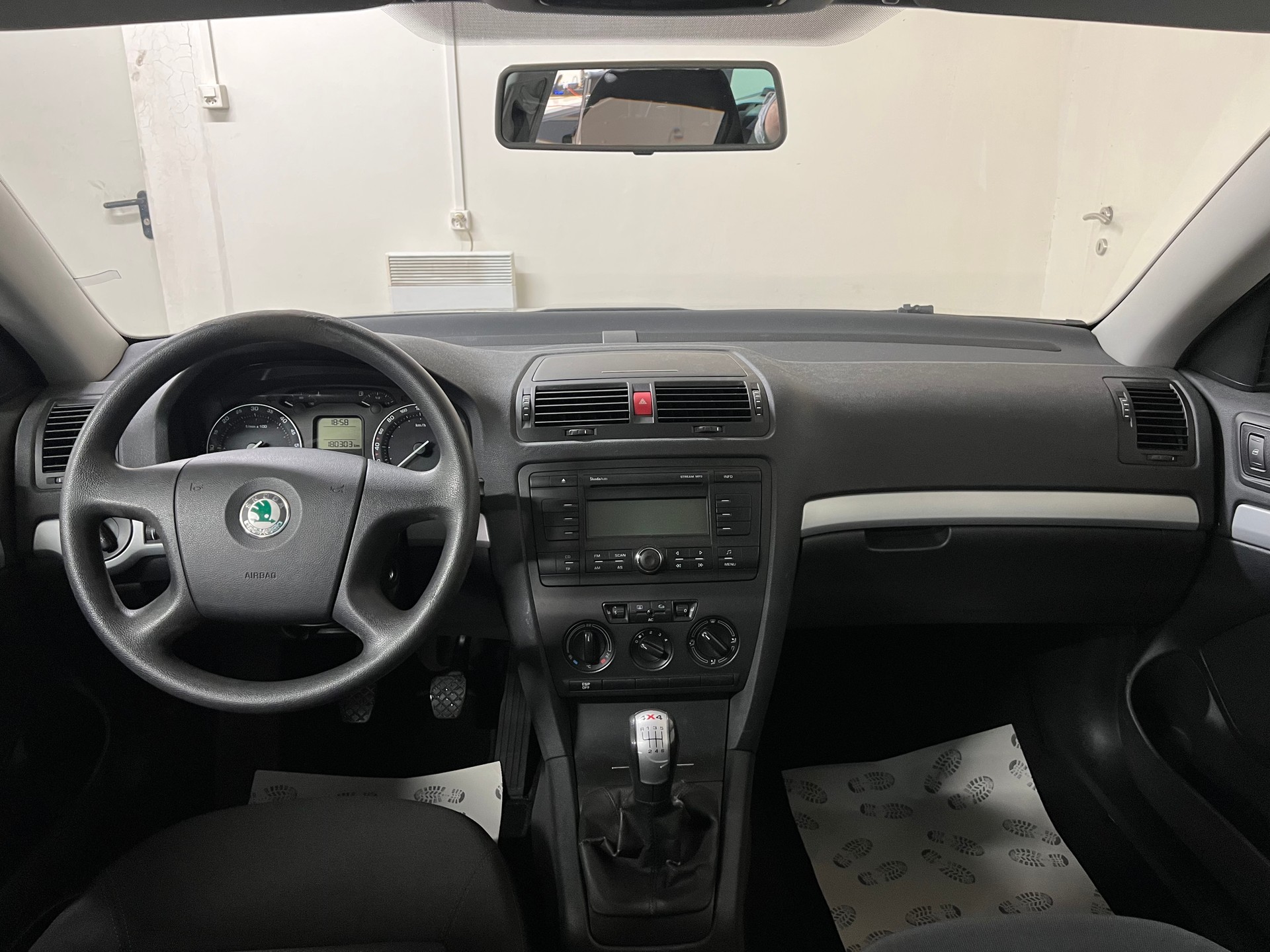 SKODA Octavia 1.9 TDI Swiss Ice Hockey 4x4-image-10