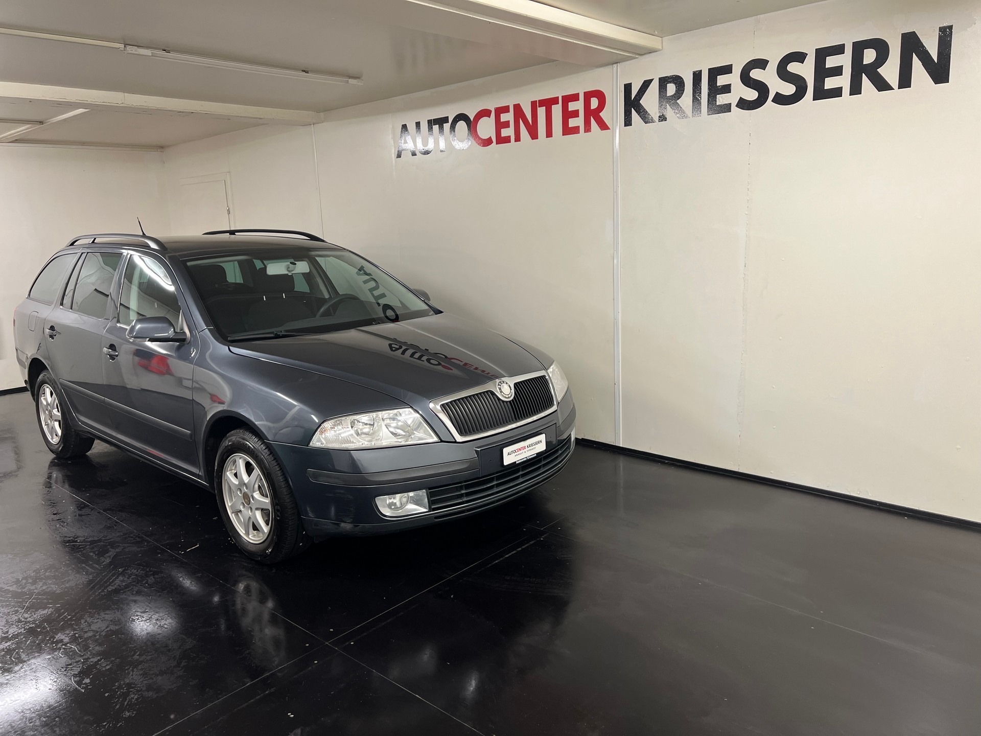 SKODA Octavia 1.9 TDI Swiss Ice Hockey 4x4-image-2