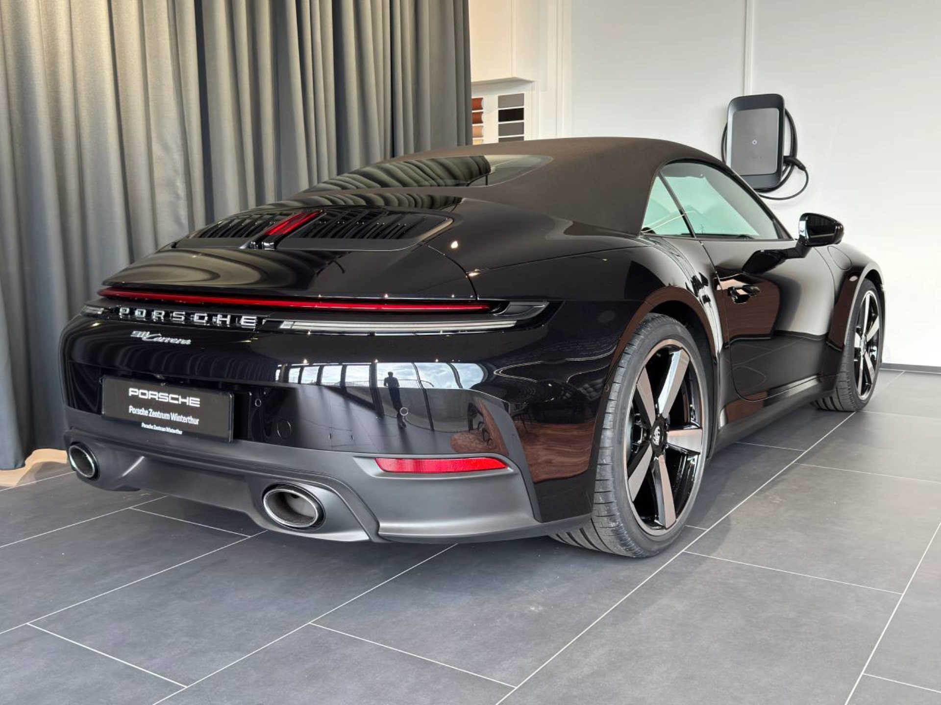 PORSCHE 911 Carrera Cabriolet-image-6