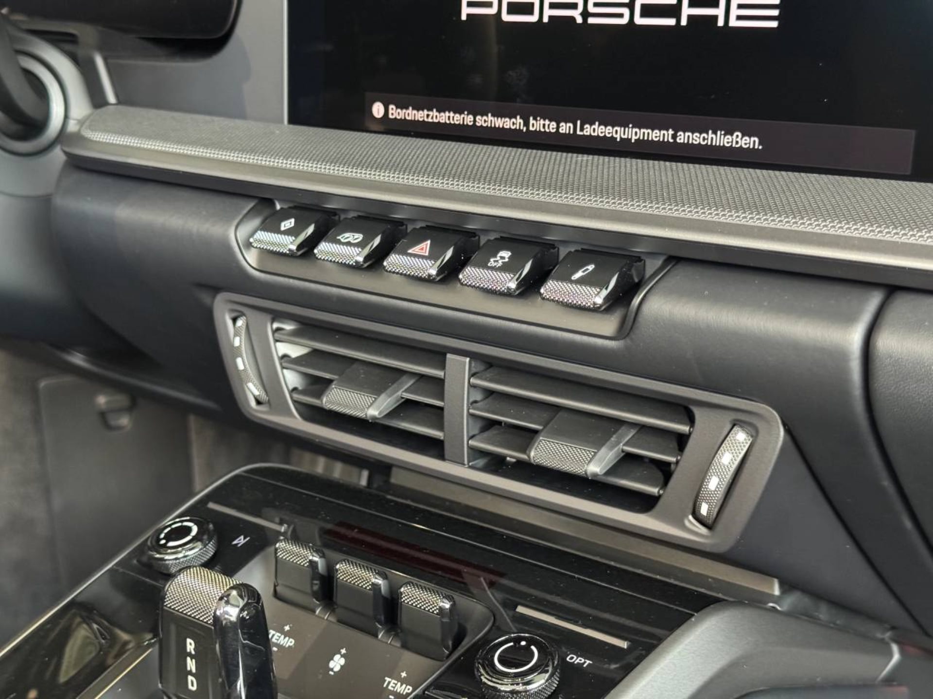 PORSCHE 911 Carrera Cabriolet-image-20