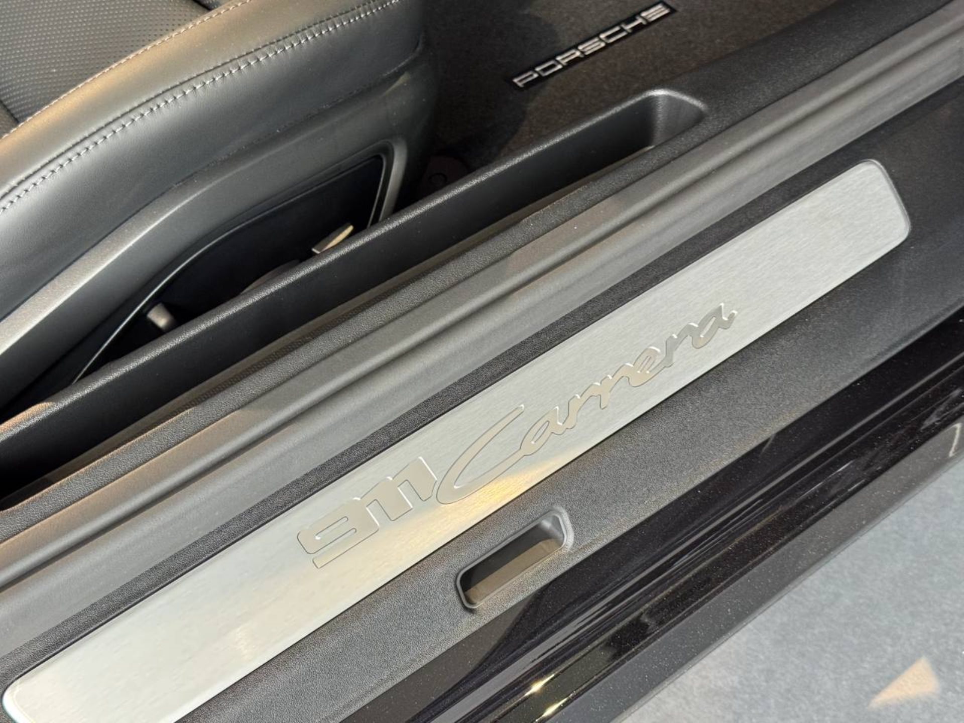 PORSCHE 911 Carrera Cabriolet-image-19