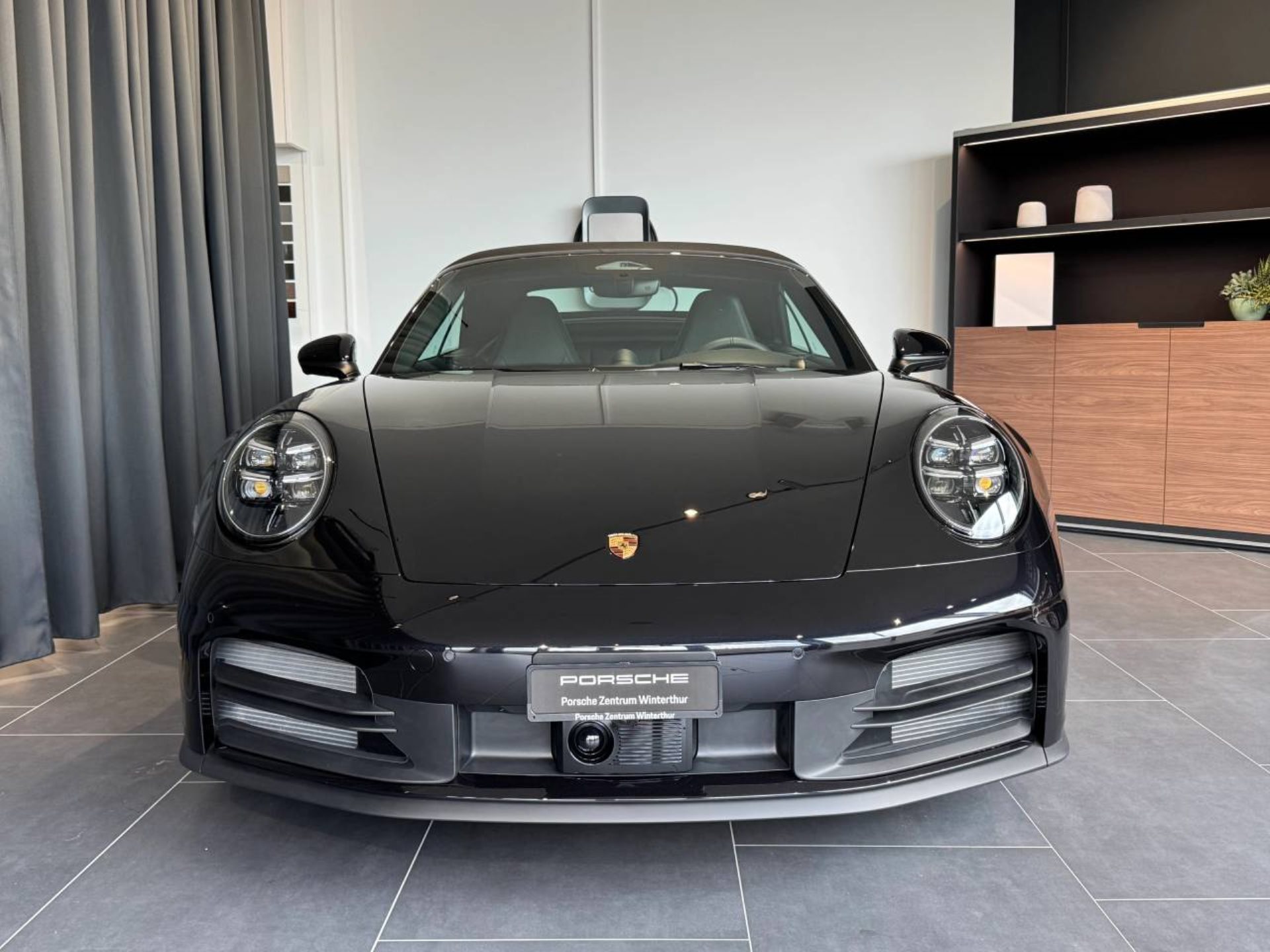 PORSCHE 911 Carrera Cabriolet-image-9
