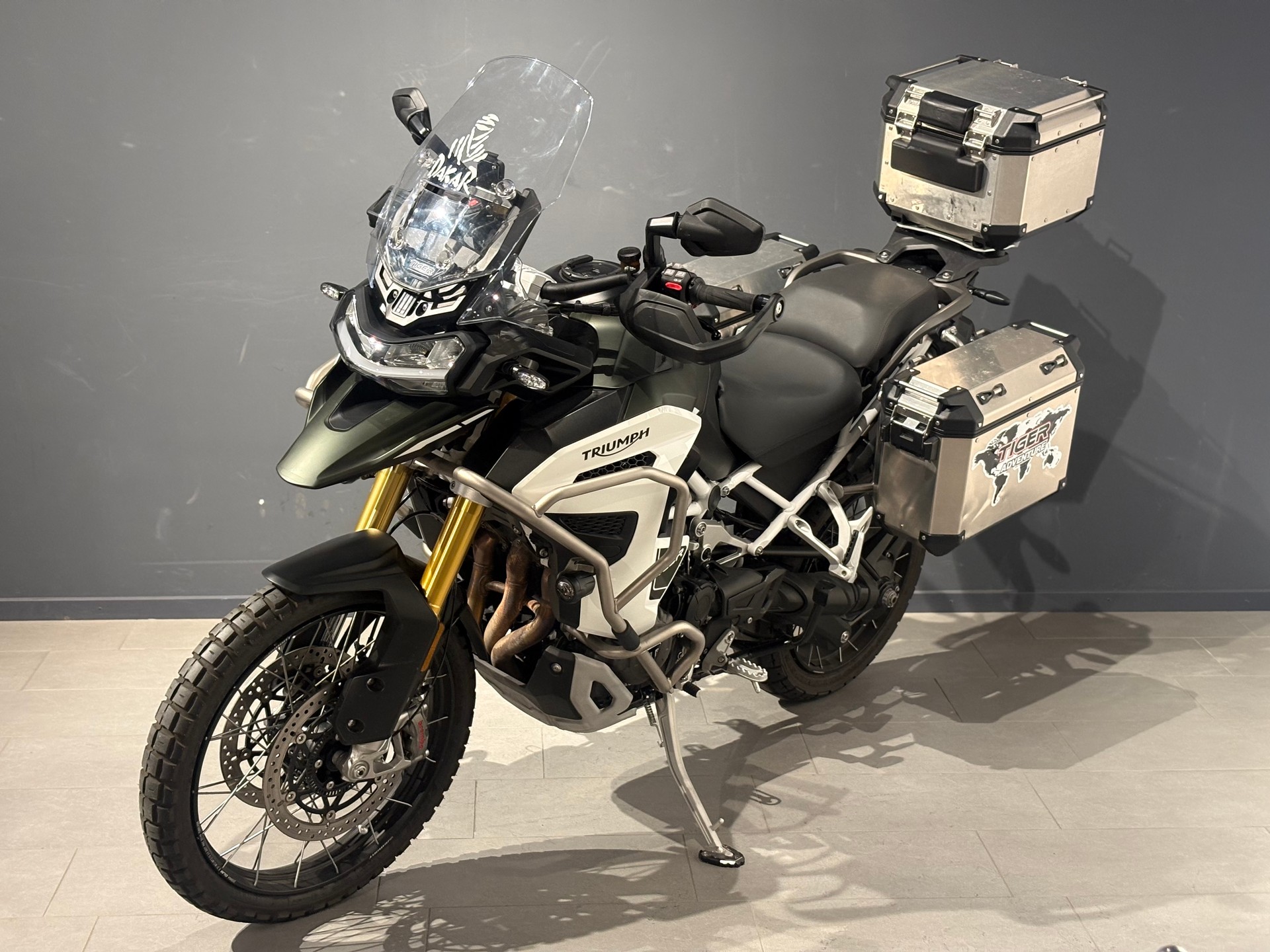 TRIUMPH Tiger 1200 Rally Explorer-showroom-element-2