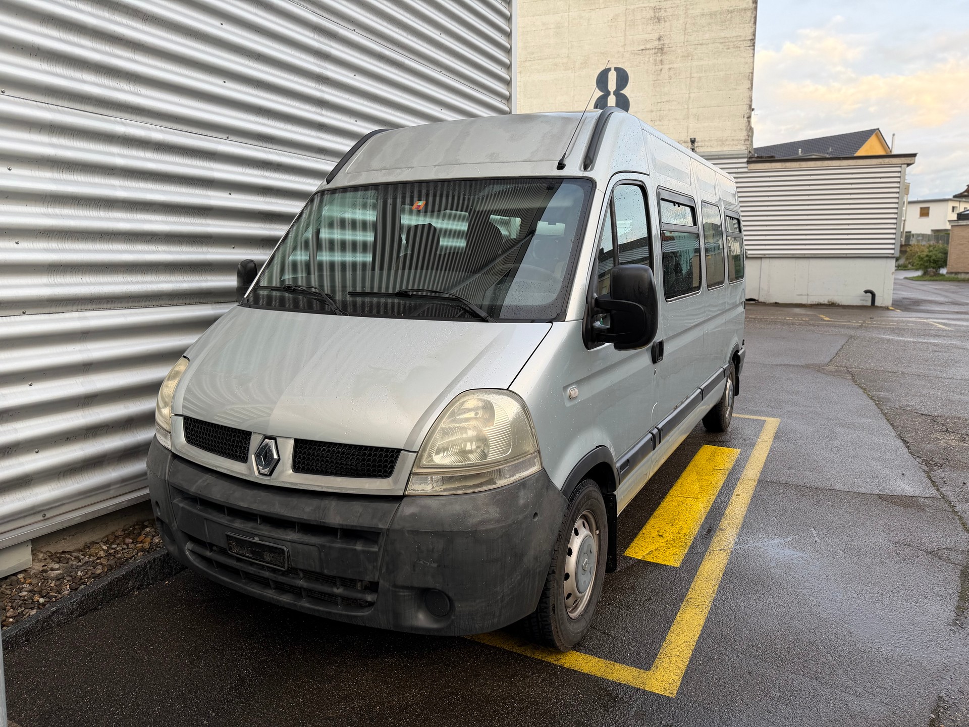 RENAULT Master T35 2.5dCi Minibus-image-5