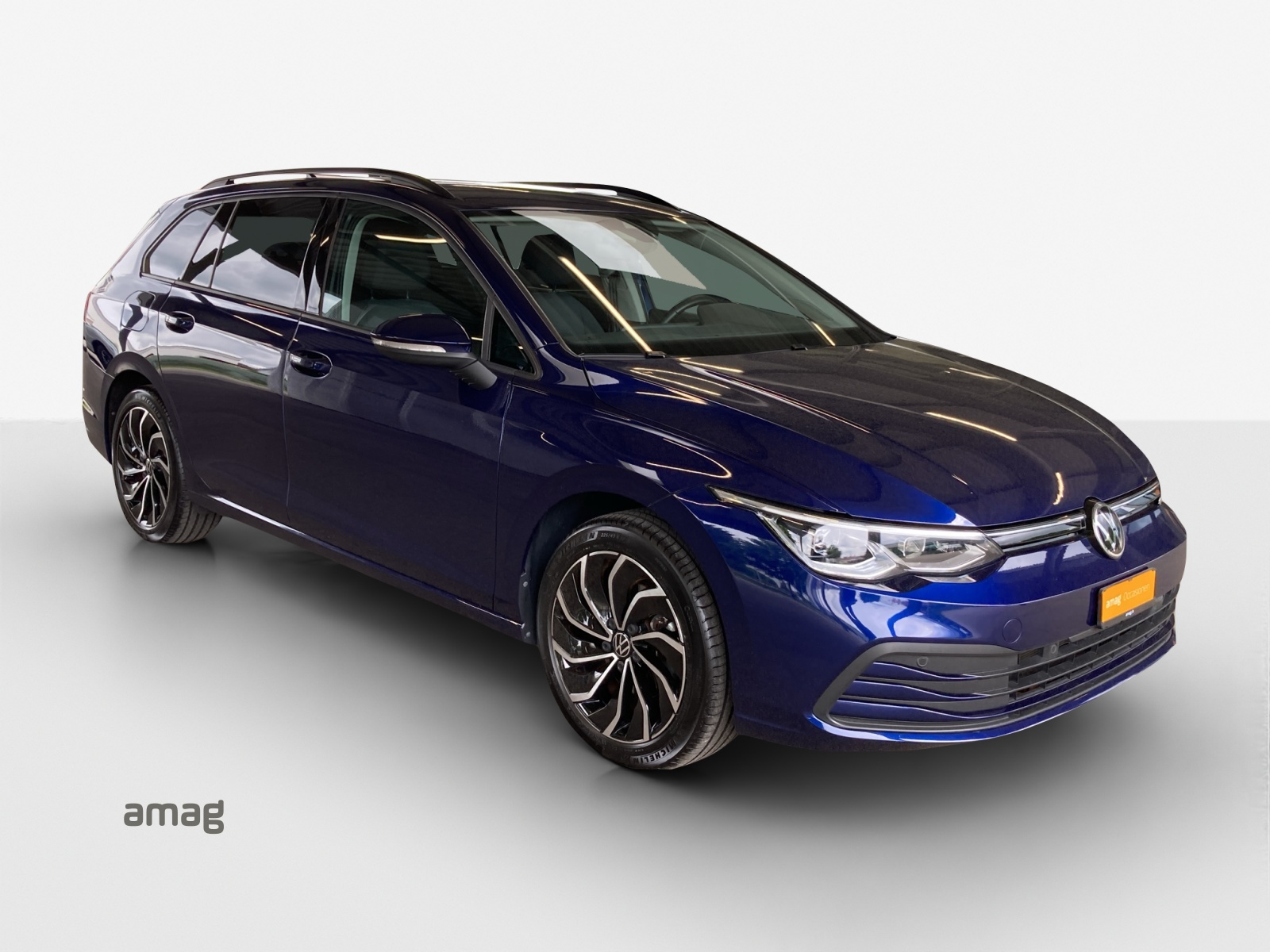 VW Golf Variant 1.5 eTSI mHEV Life-image-5