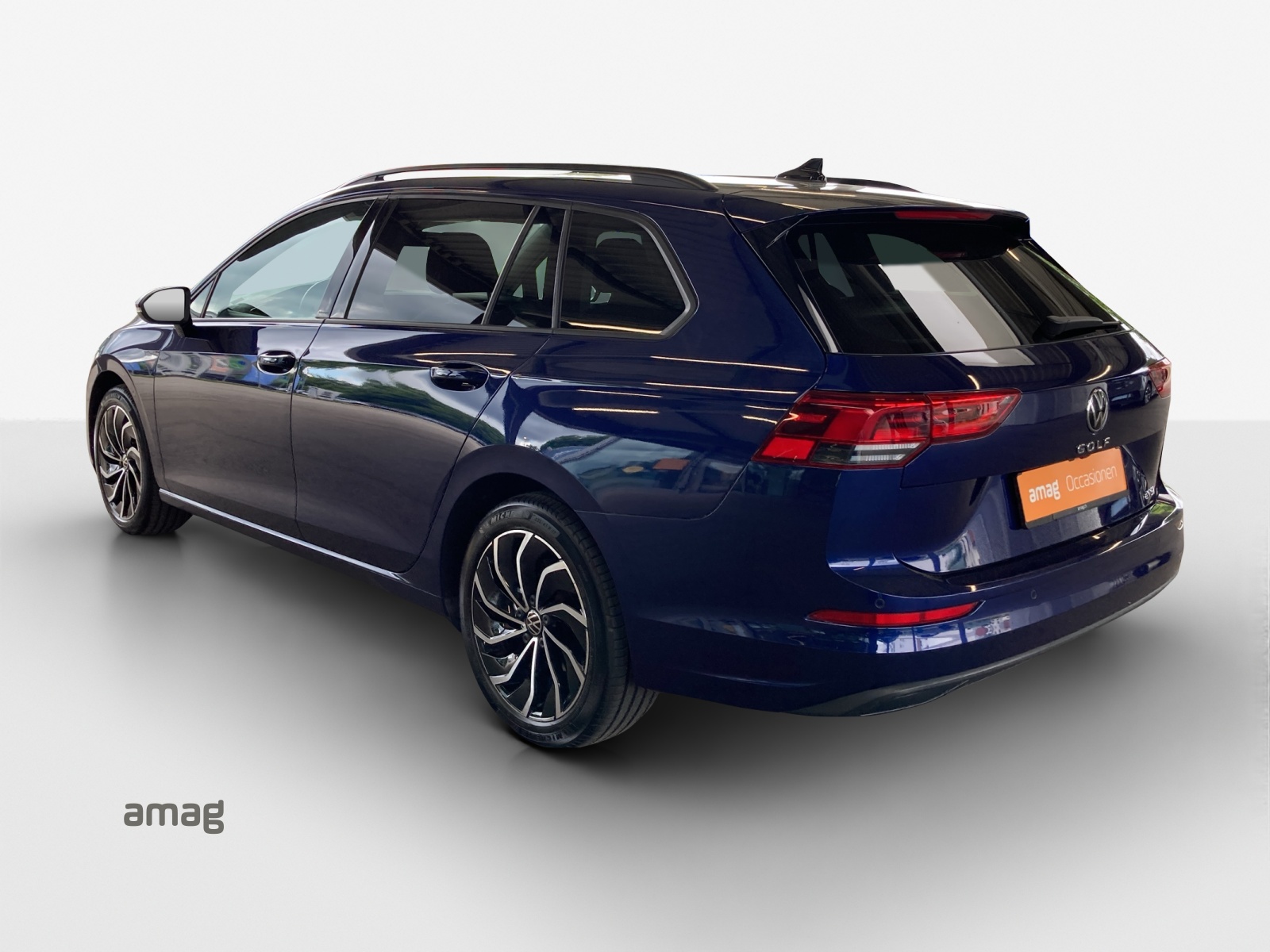 VW Golf Variant 1.5 eTSI mHEV Life-image-2