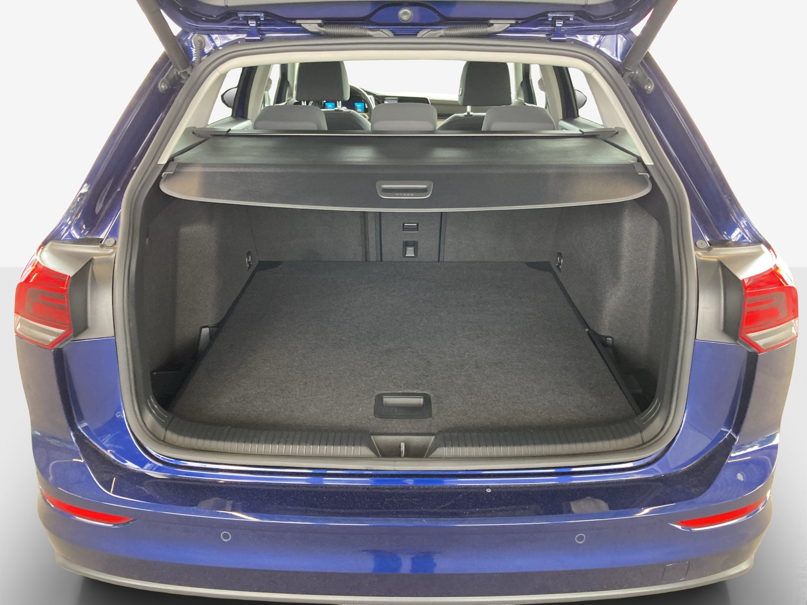 VW Golf Variant 1.5 eTSI mHEV Life-image-12