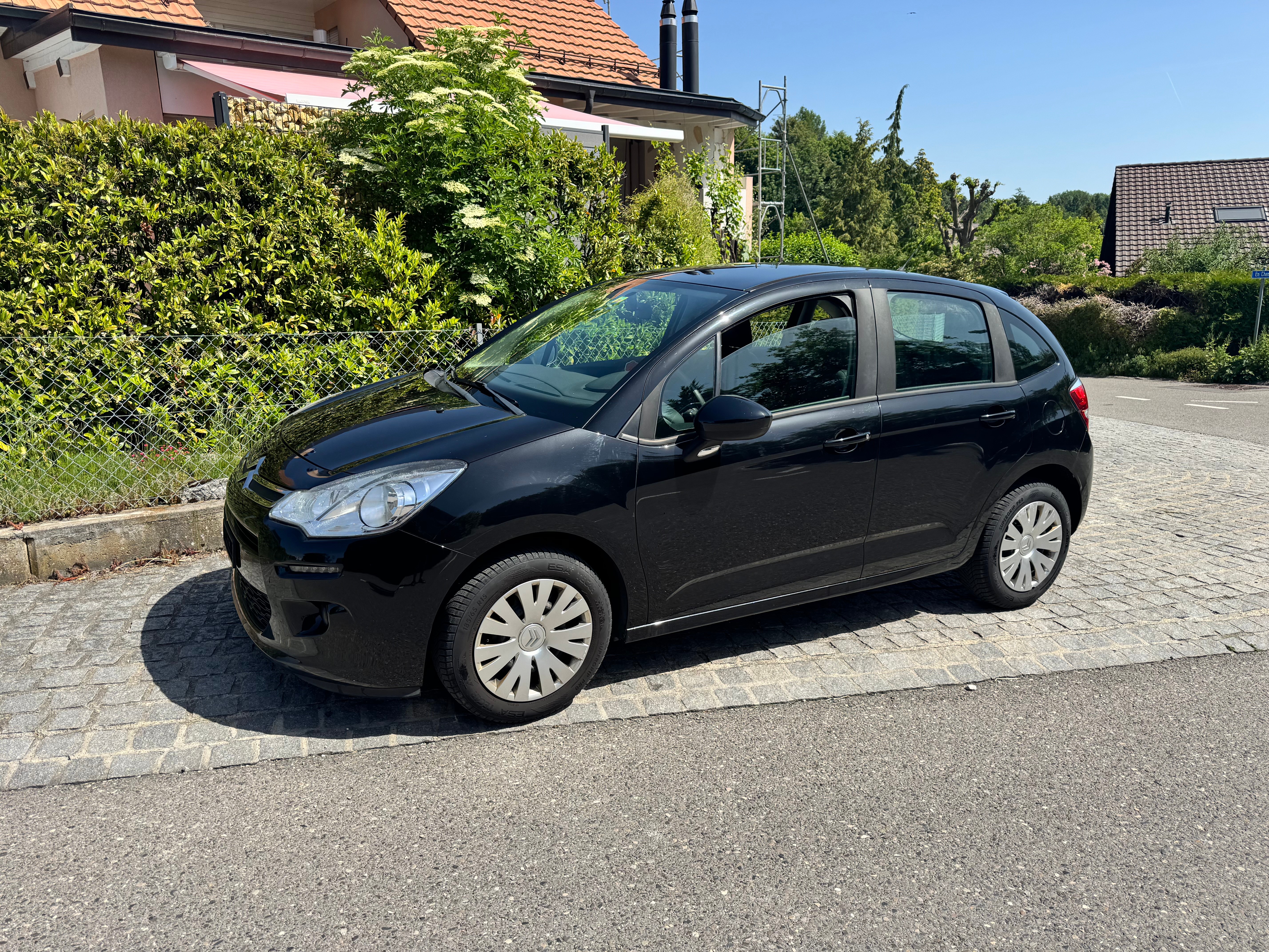 Car photo