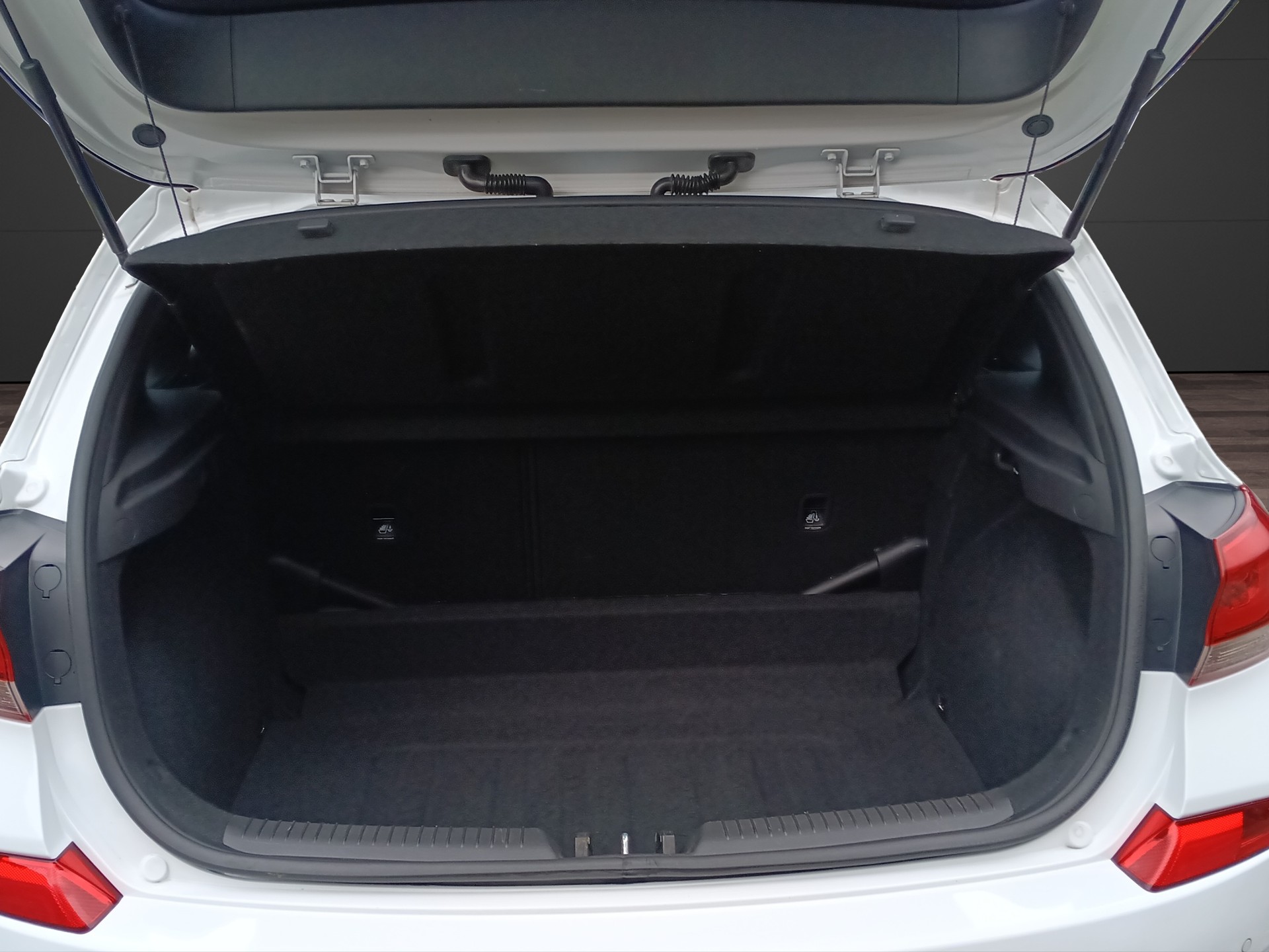 HYUNDAI i30 N 2.0 T-GDi-image-17
