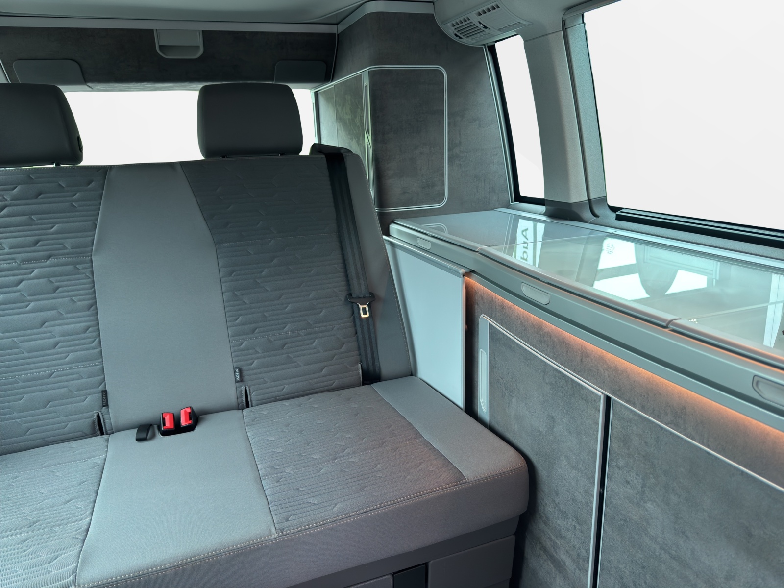 VW T6.1 California 2.0 TDI Ocean Liberty DSG-image-14