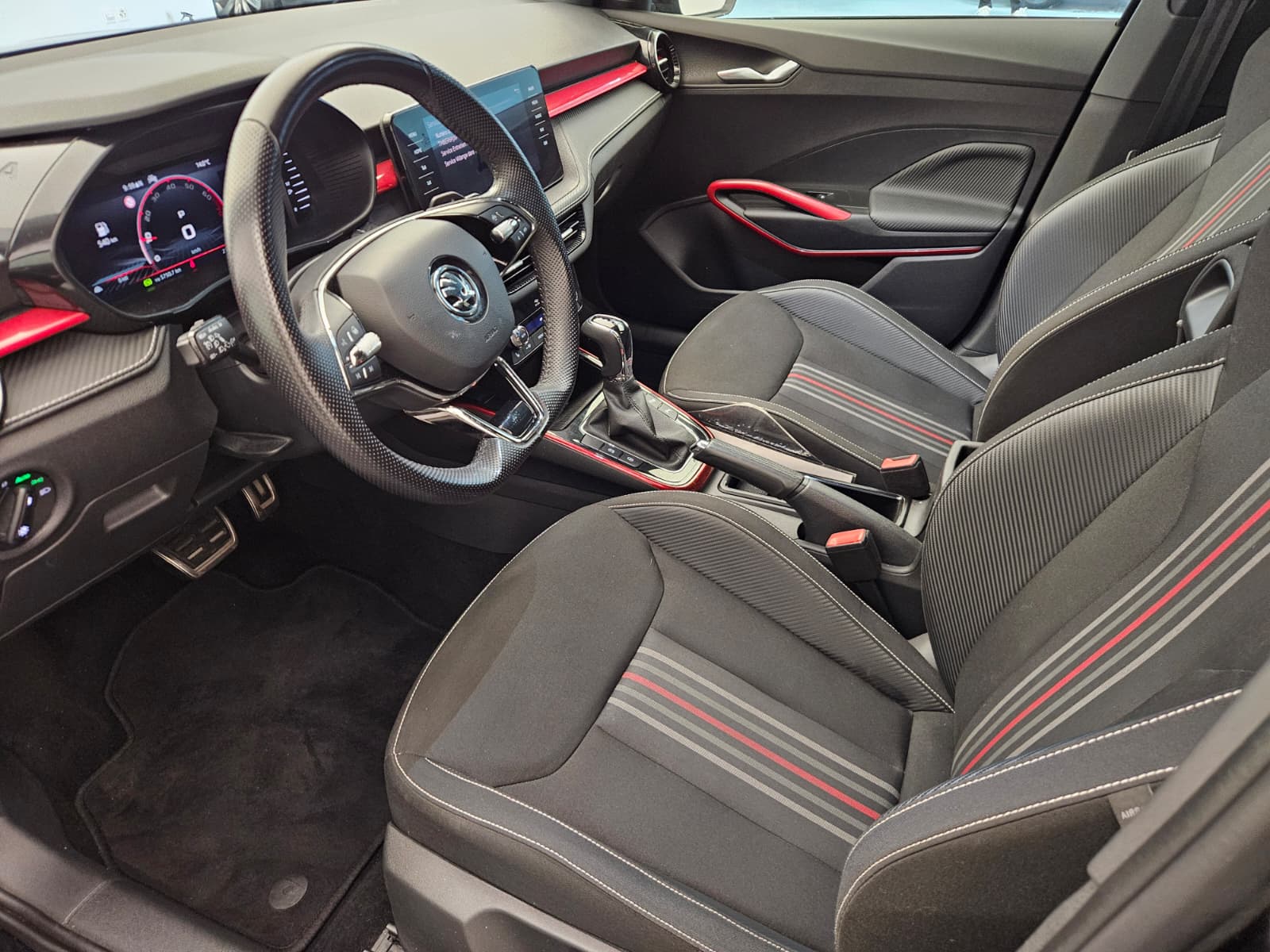 SKODA Fabia 1.0 TSI Monte Carlo DSG-image-10