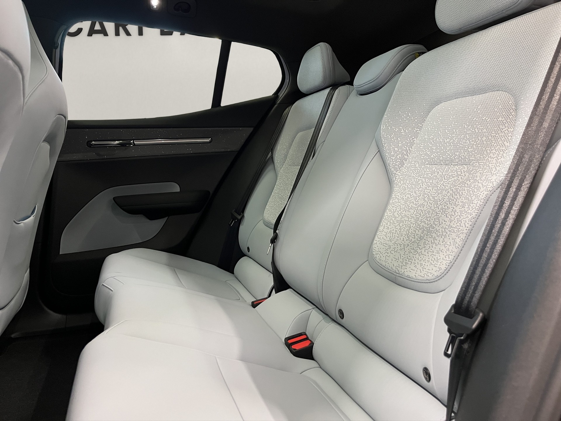 VOLVO EX30 E60 Twin Ultra Performance AWD-image-16