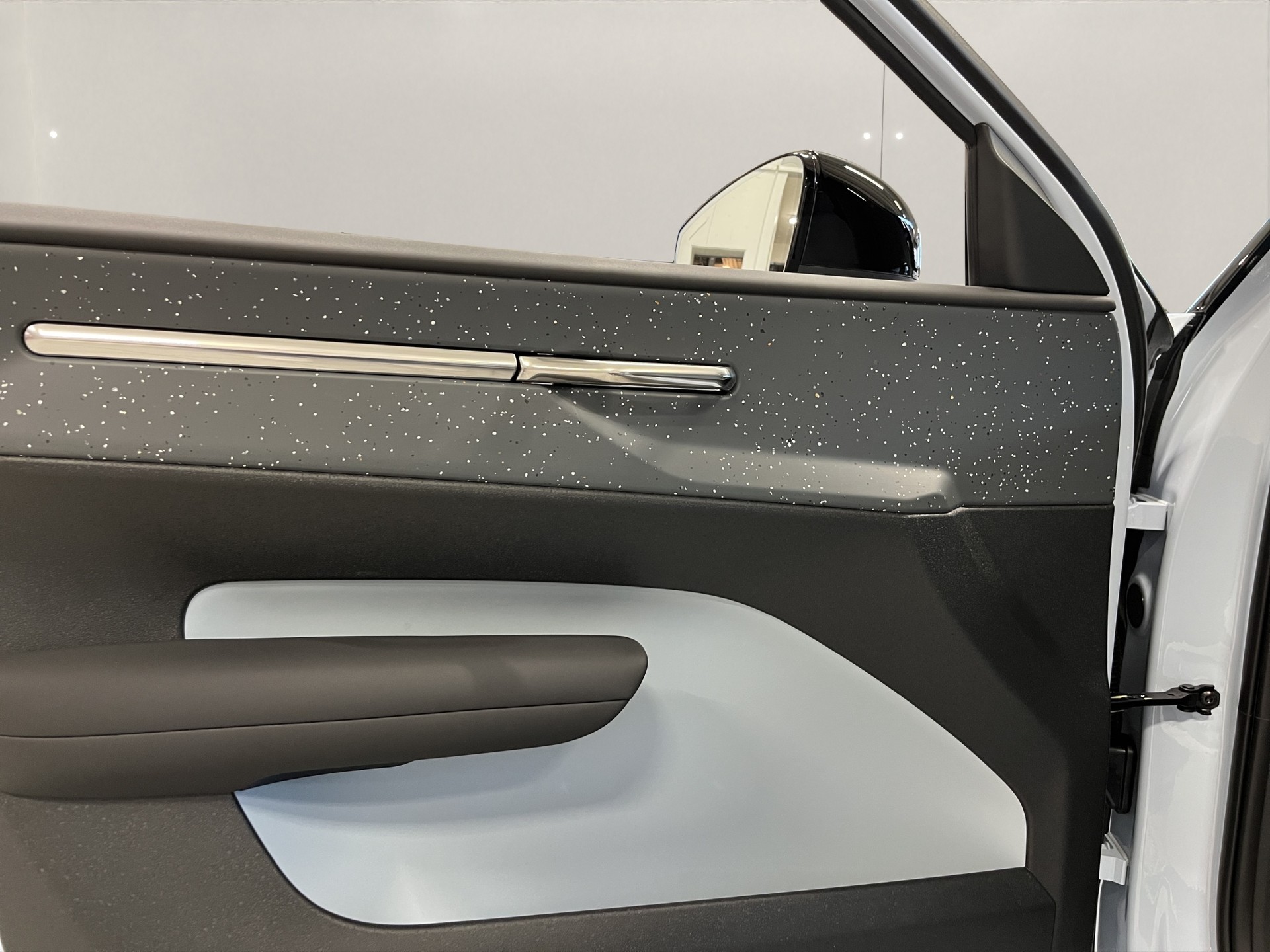 VOLVO EX30 E60 Twin Ultra Performance AWD-image-11