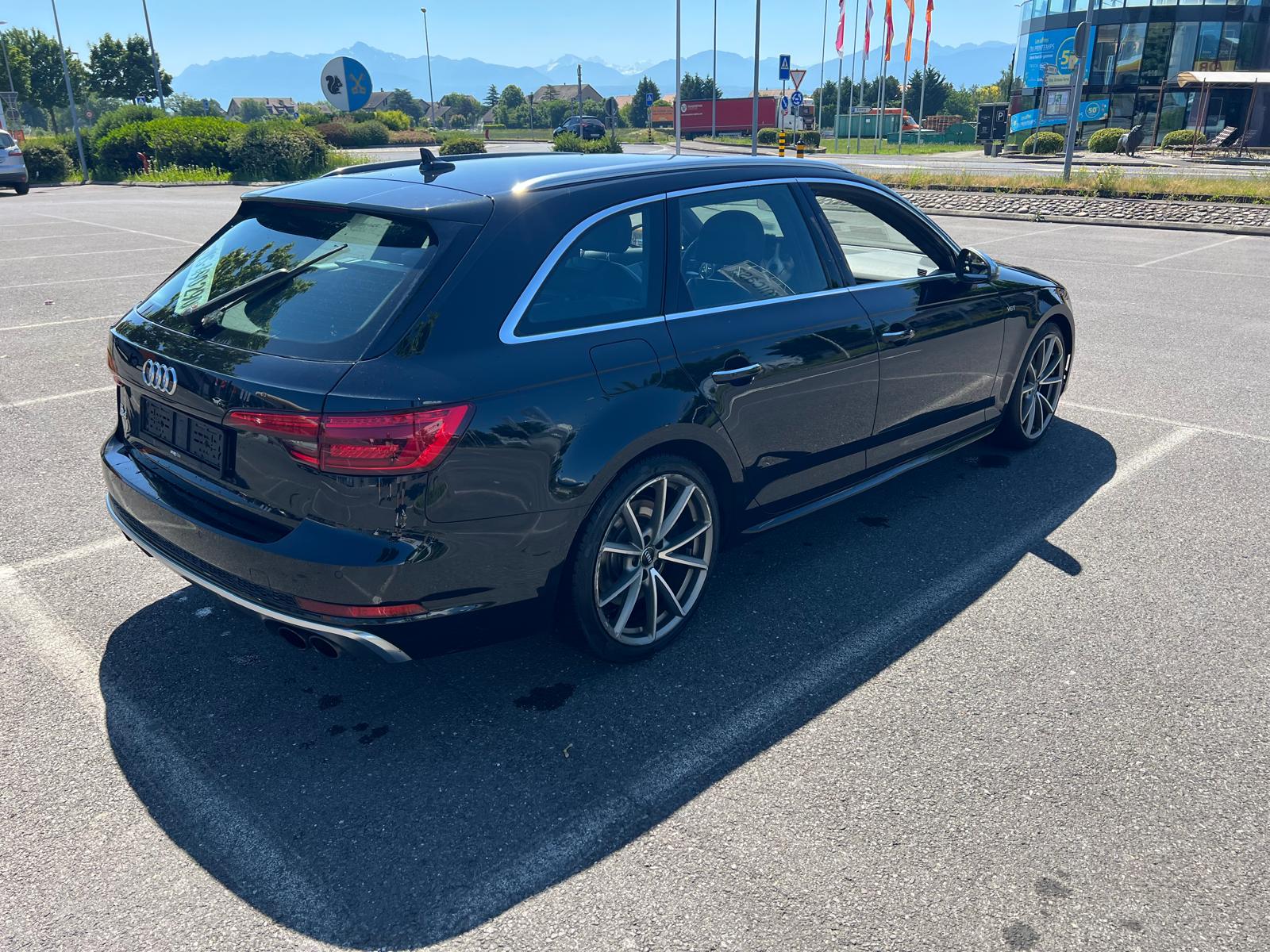AUDI 3.0 V6 TFSI quattro S-Tronic-image-4