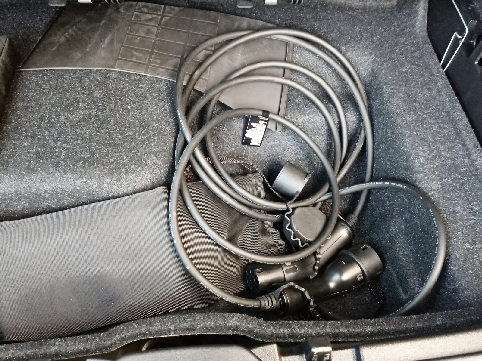 VOLVO XC40 Recharge-image-22