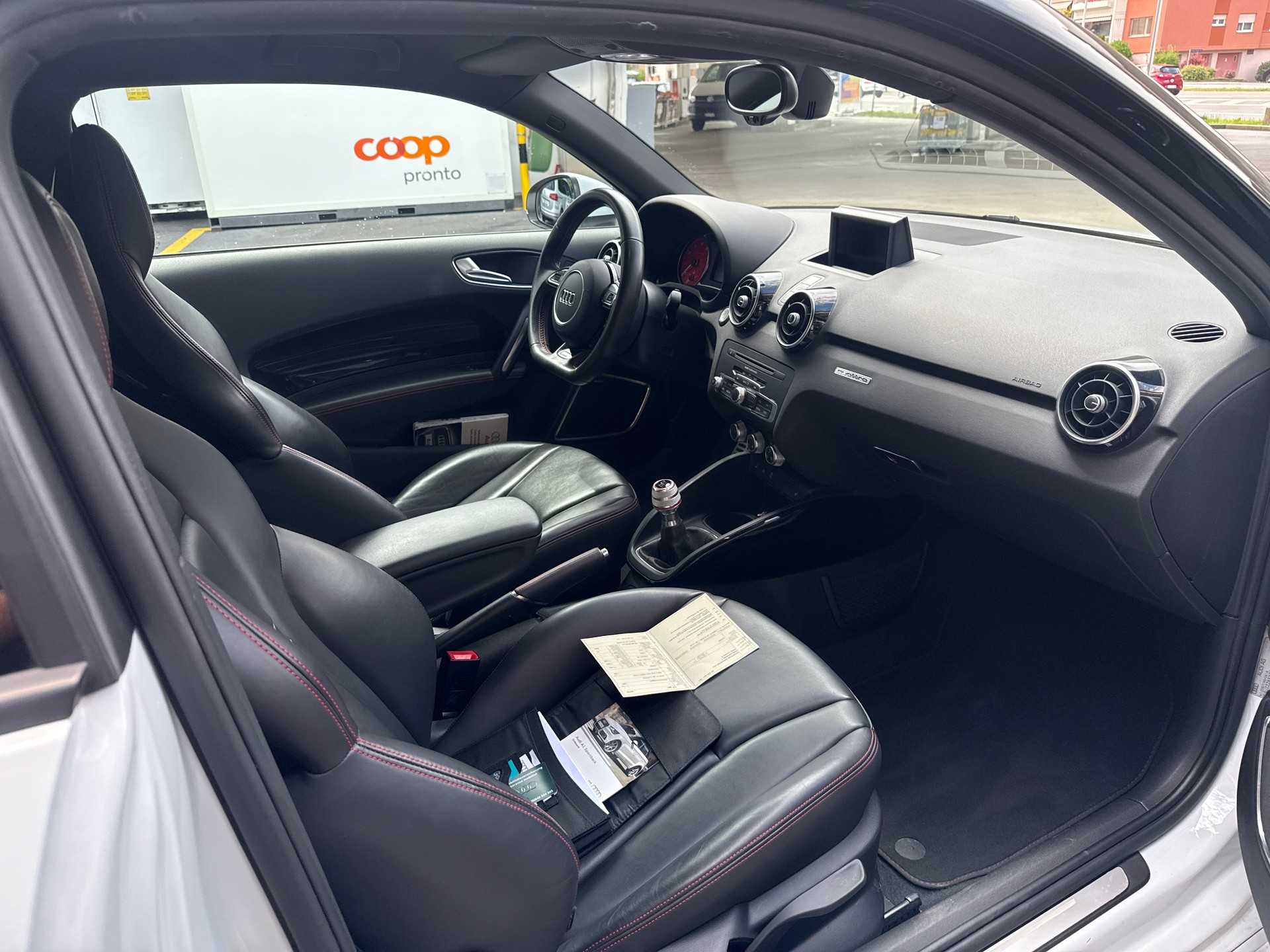 AUDI A1 2.0 TFSI Limited Edition quattro-image-7
