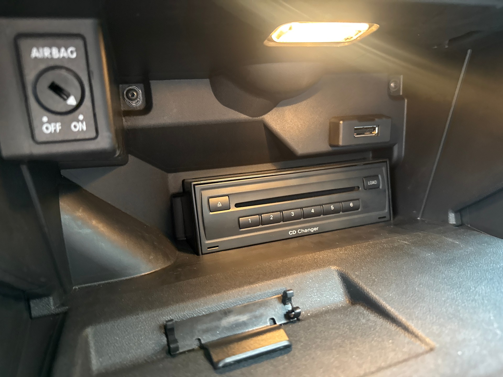 AUDI A1 2.0 TFSI Limited Edition quattro-image-10