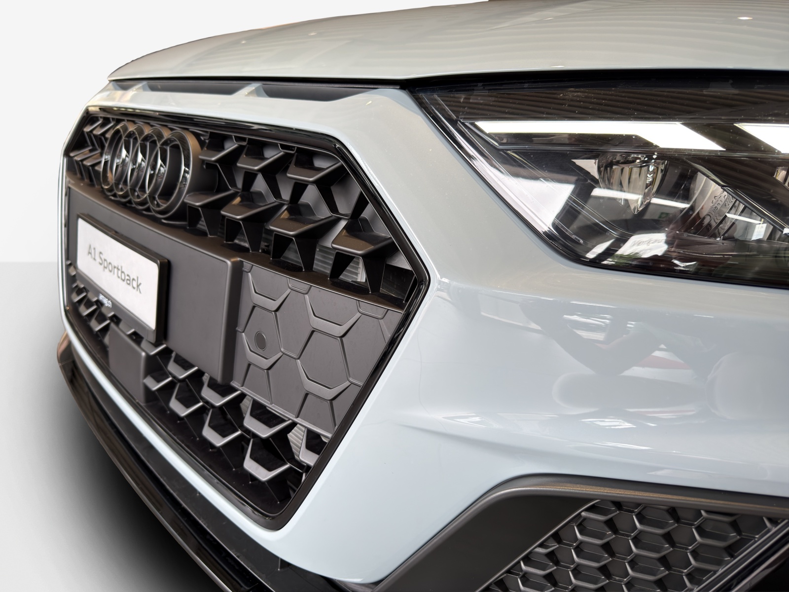 AUDI A1 Sportback 30 TFSI S Line Attraction S-tronic-image-13