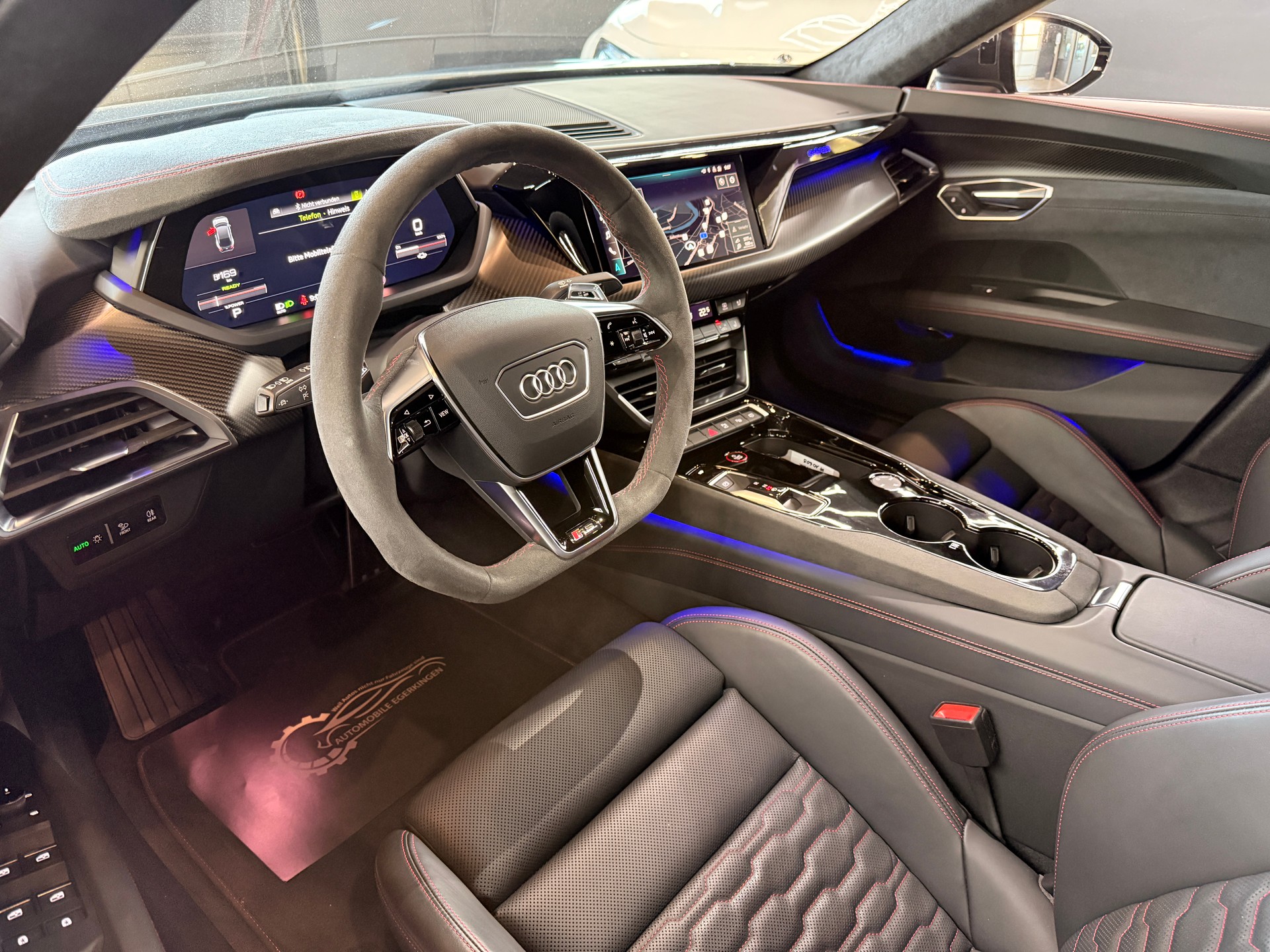 AUDI RS e-tron GT quattro-image-8