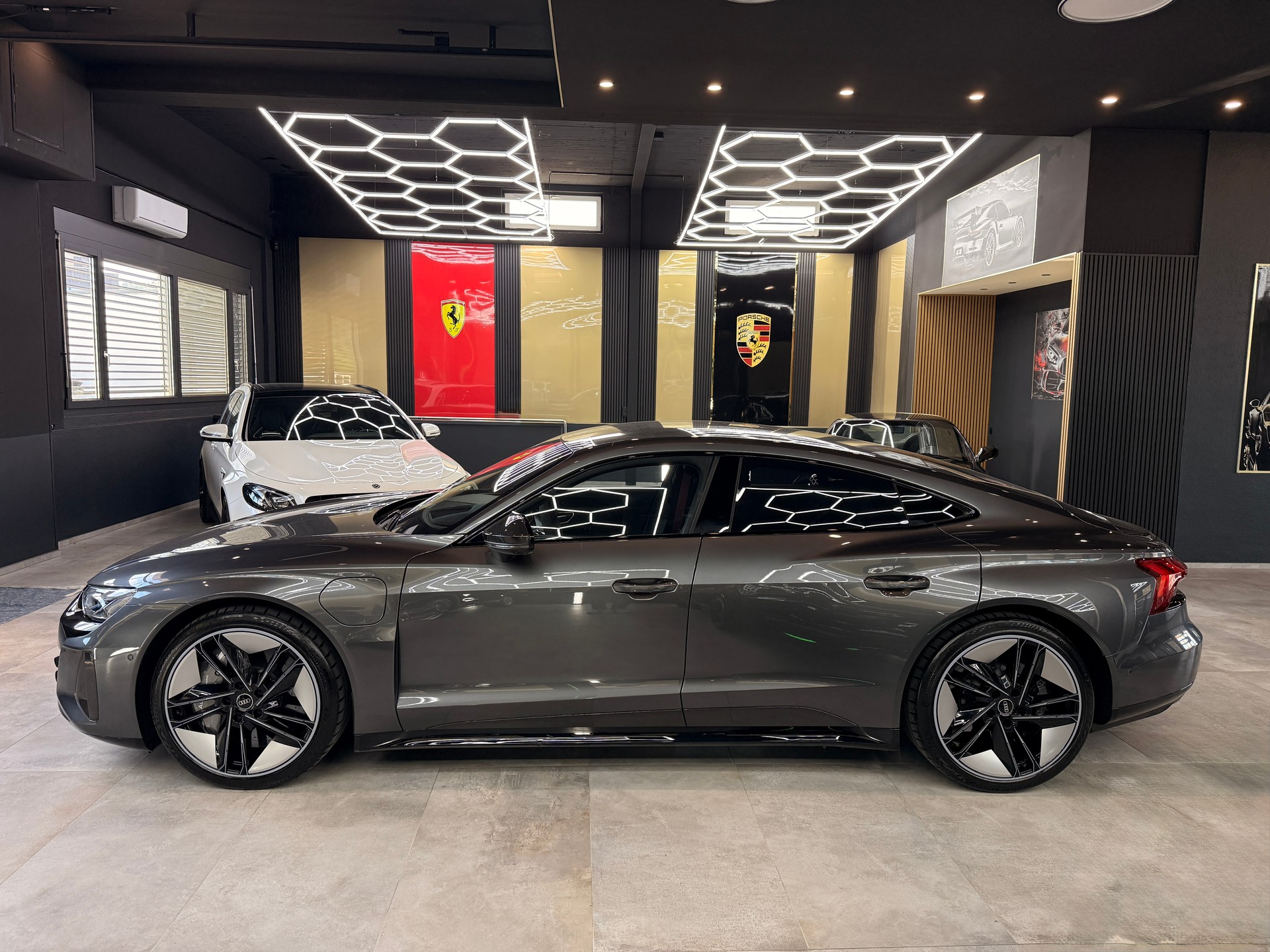 AUDI RS e-tron GT quattro-image-7