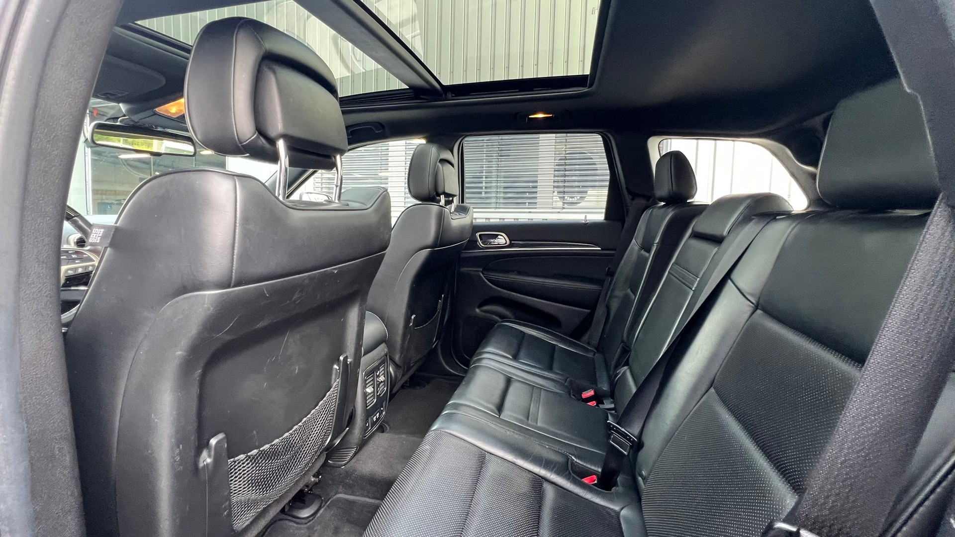 JEEP GRAND CHEROKEE 3.0 CRD OVERLAND AUTOMATIC l 250 PS-image-27