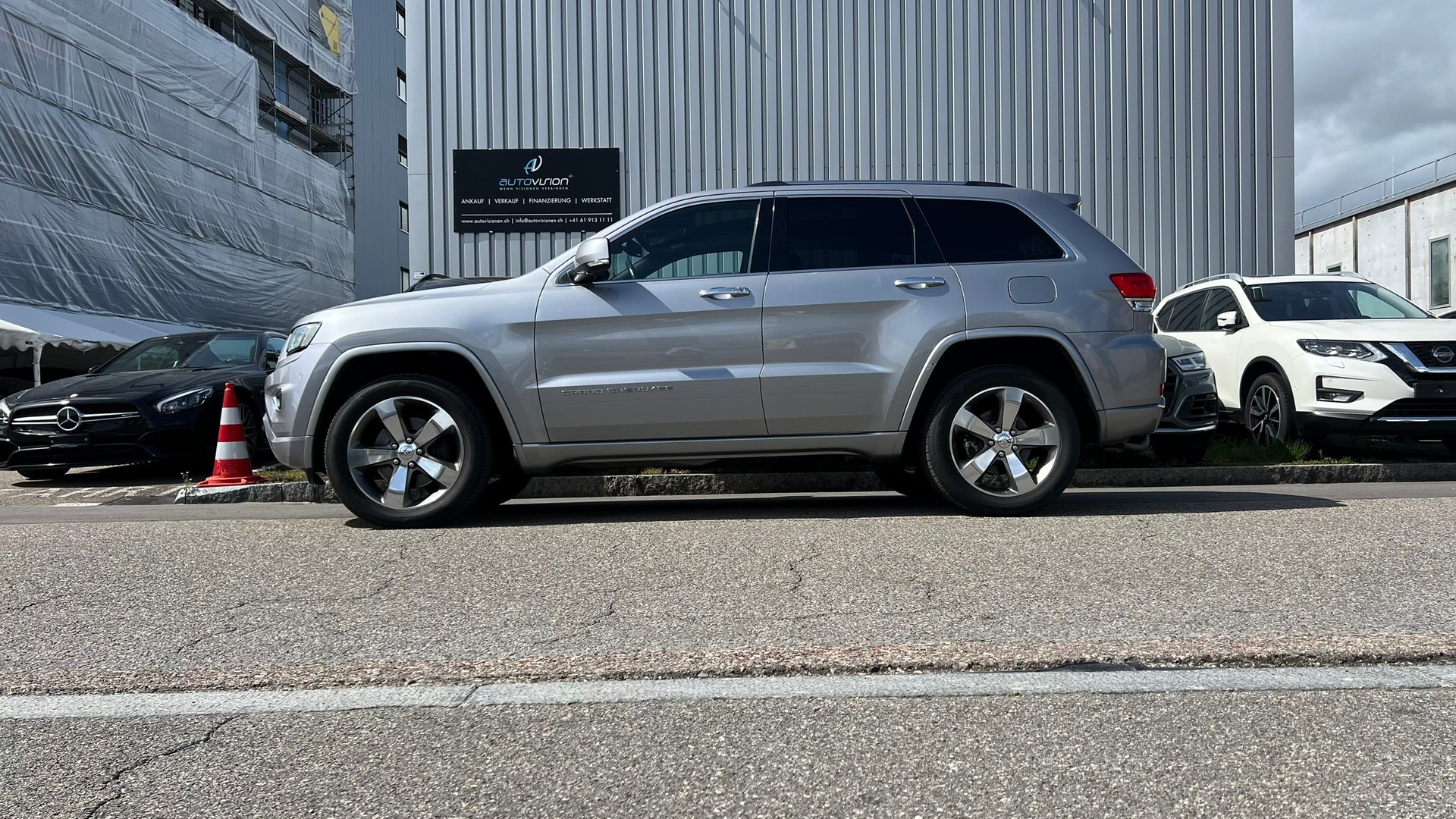 JEEP GRAND CHEROKEE 3.0 CRD OVERLAND AUTOMATIC l 250 PS-image-1