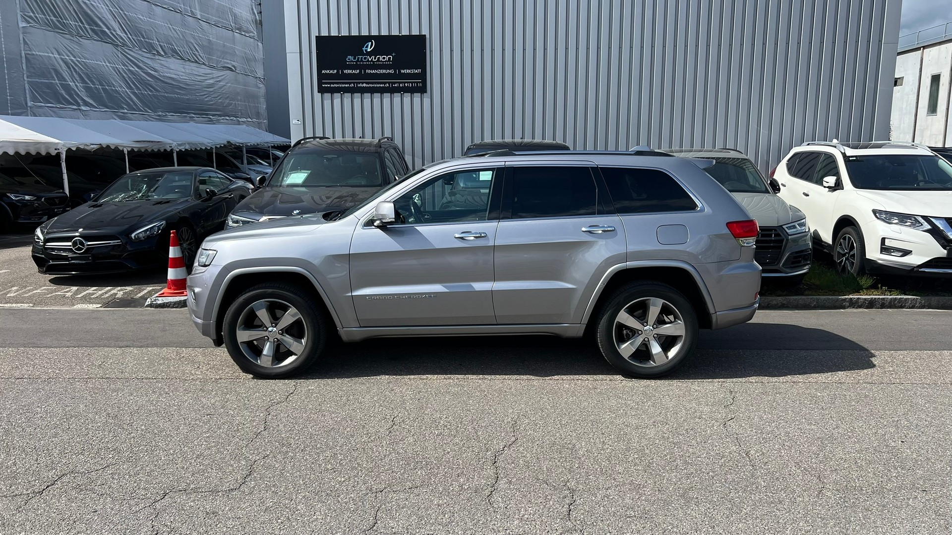 JEEP GRAND CHEROKEE 3.0 CRD OVERLAND AUTOMATIC l 250 PS-image-2