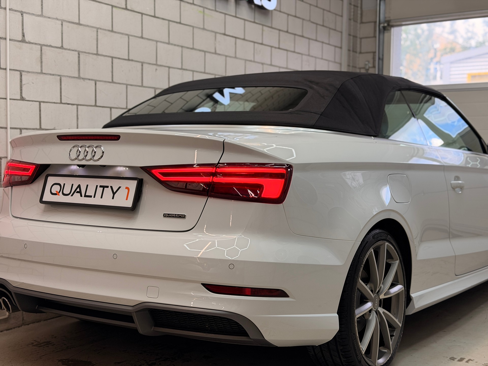AUDI A3 Cabriolet 2.0 TDI Sport quattro S-tronic-image-6